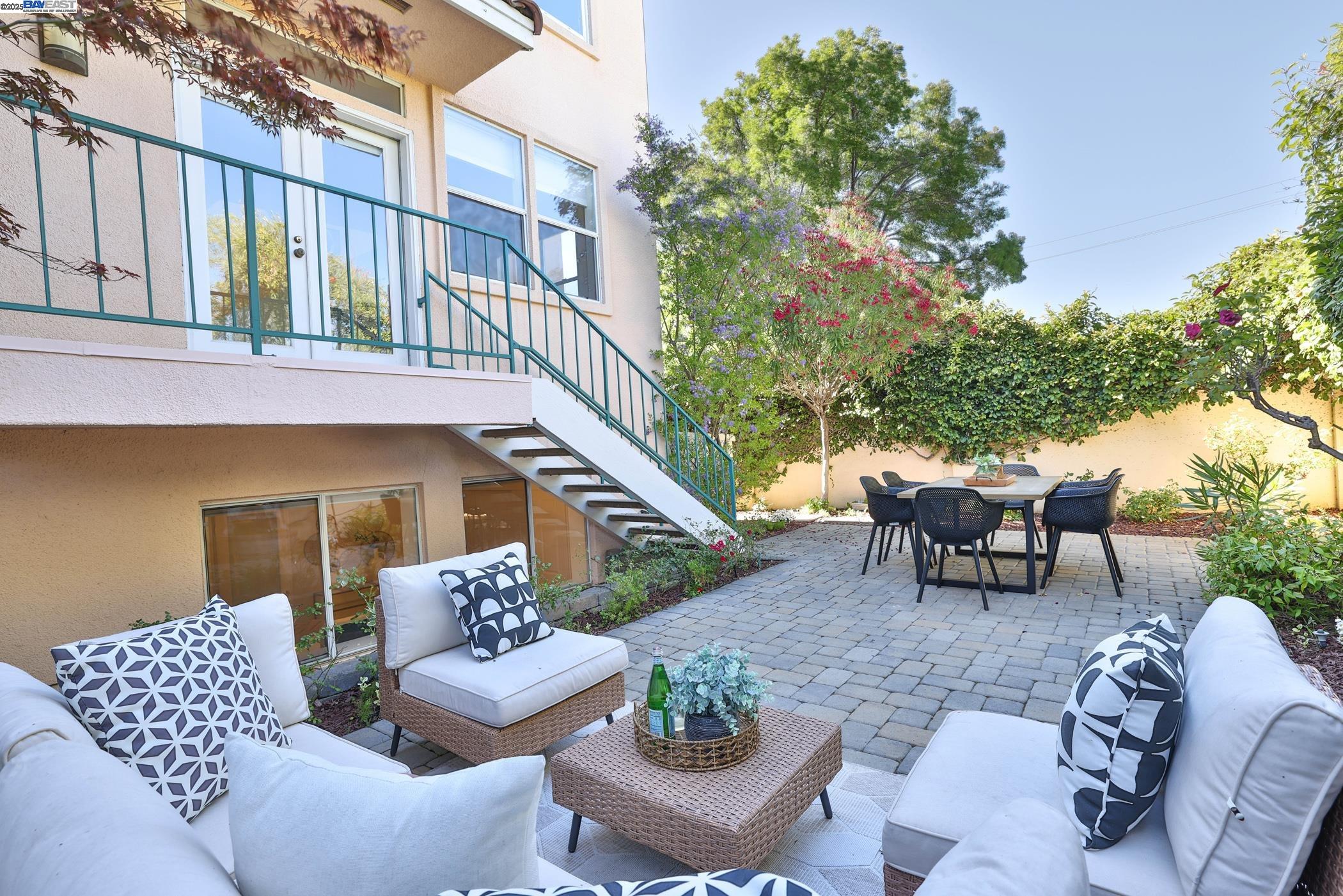Detail Gallery Image 41 of 46 For 11030 via Sorrento, Cupertino,  CA 95014 - 4 Beds | 3/1 Baths