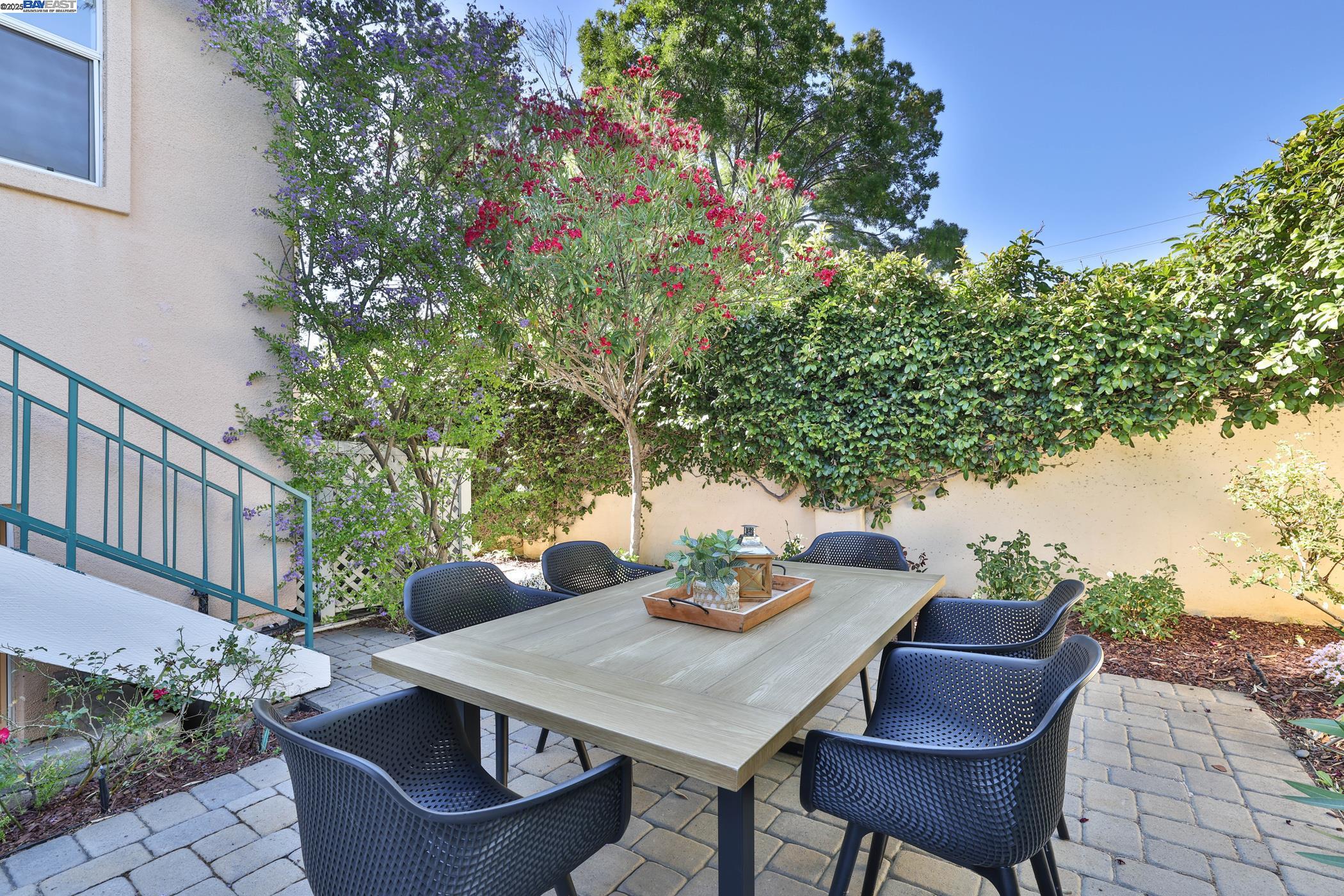 Detail Gallery Image 42 of 46 For 11030 via Sorrento, Cupertino,  CA 95014 - 4 Beds | 3/1 Baths