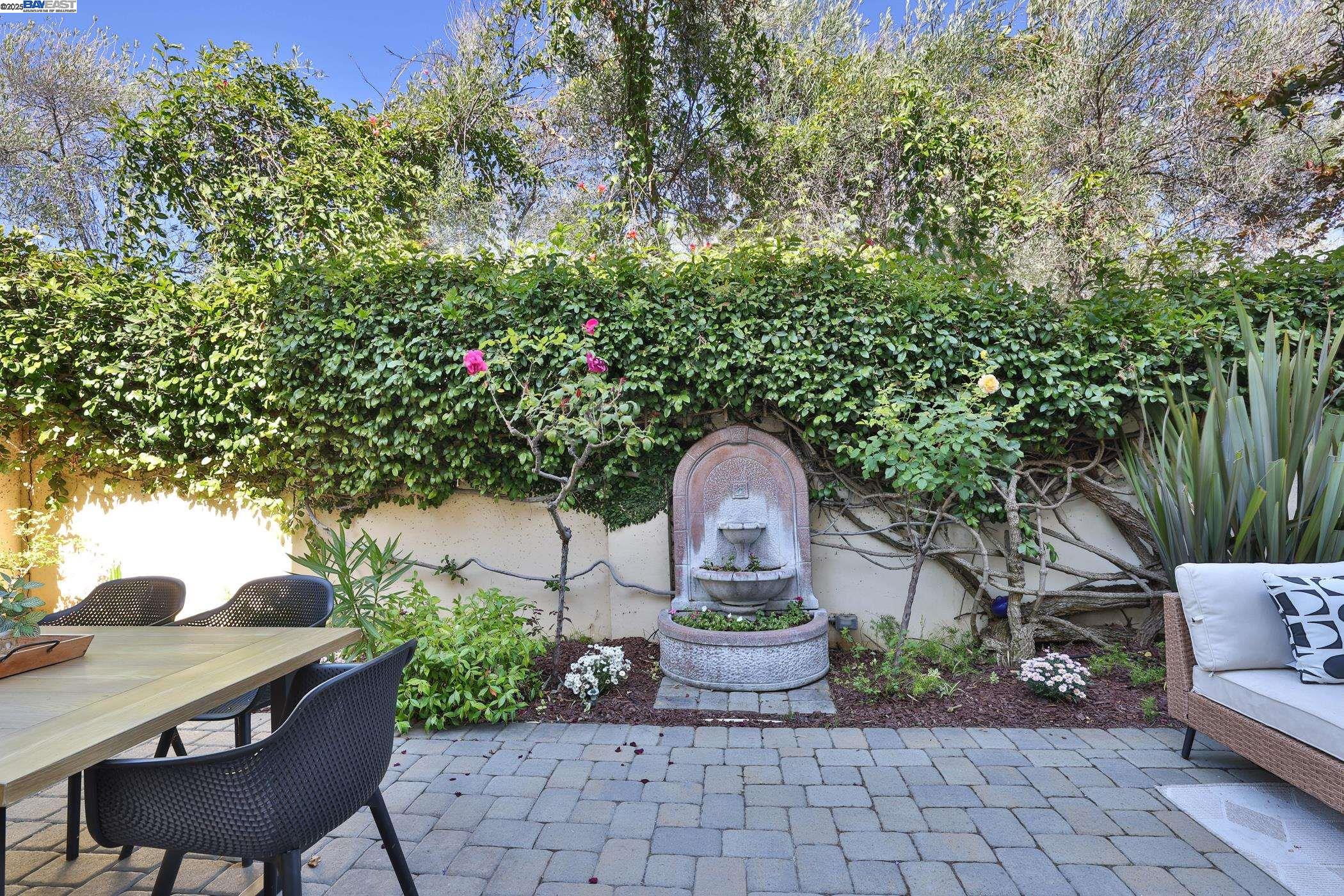 Detail Gallery Image 43 of 46 For 11030 via Sorrento, Cupertino,  CA 95014 - 4 Beds | 3/1 Baths
