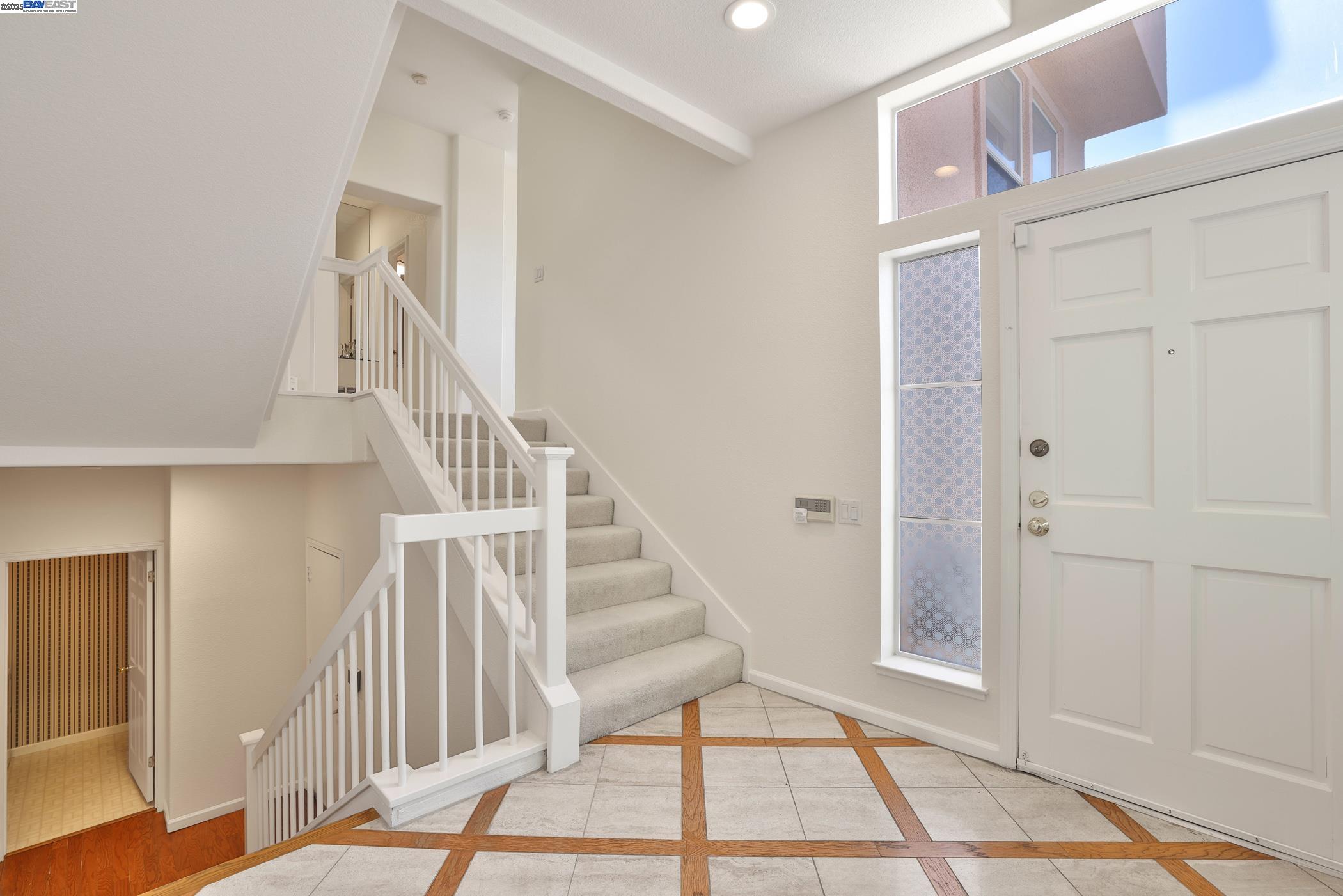 Detail Gallery Image 6 of 46 For 11030 via Sorrento, Cupertino,  CA 95014 - 4 Beds | 3/1 Baths