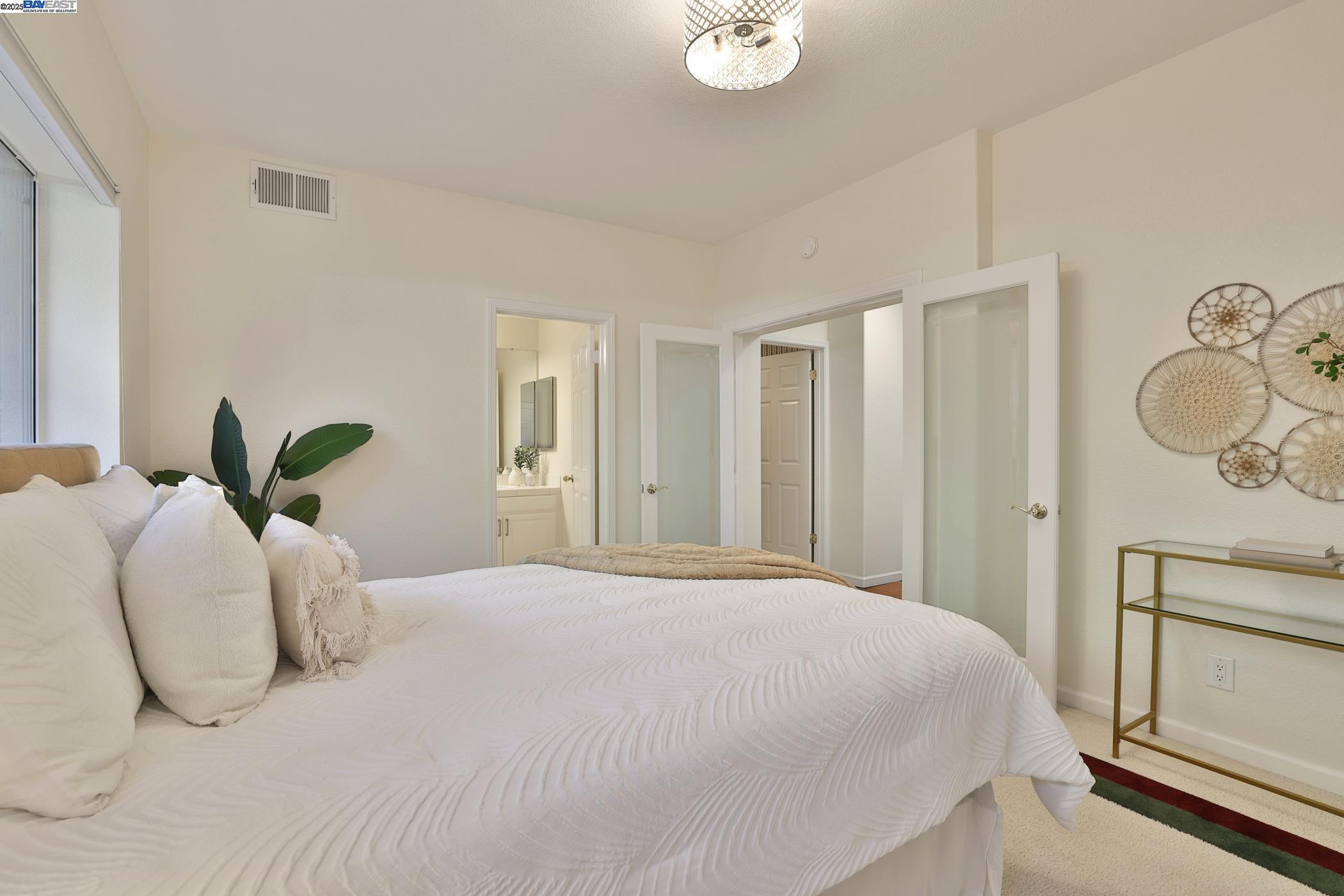 Detail Gallery Image 9 of 46 For 11030 via Sorrento, Cupertino,  CA 95014 - 4 Beds | 3/1 Baths
