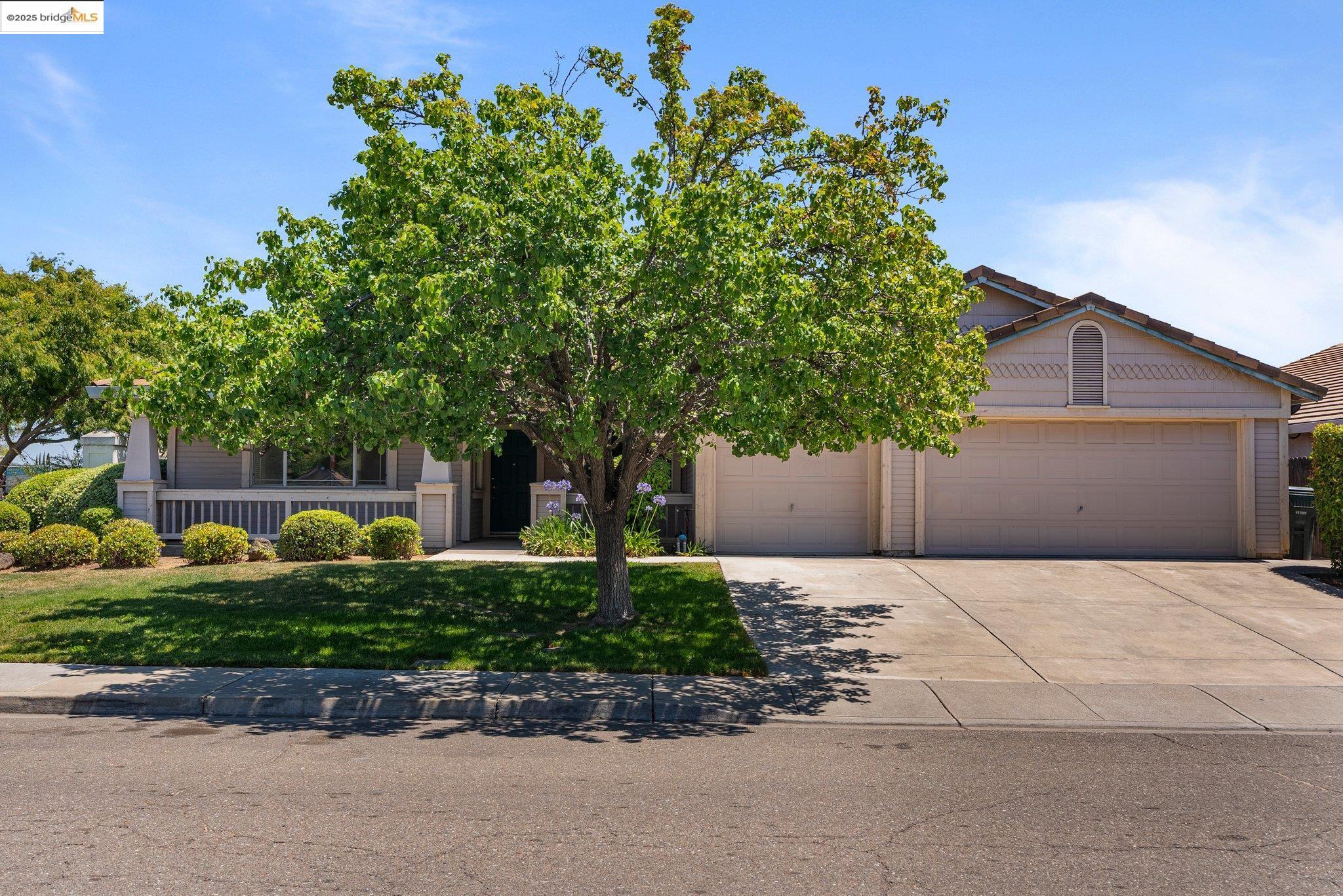Detail Gallery Image 1 of 50 For 5200 Mohican Way, Antioch,  CA 94531 - 4 Beds | 2 Baths