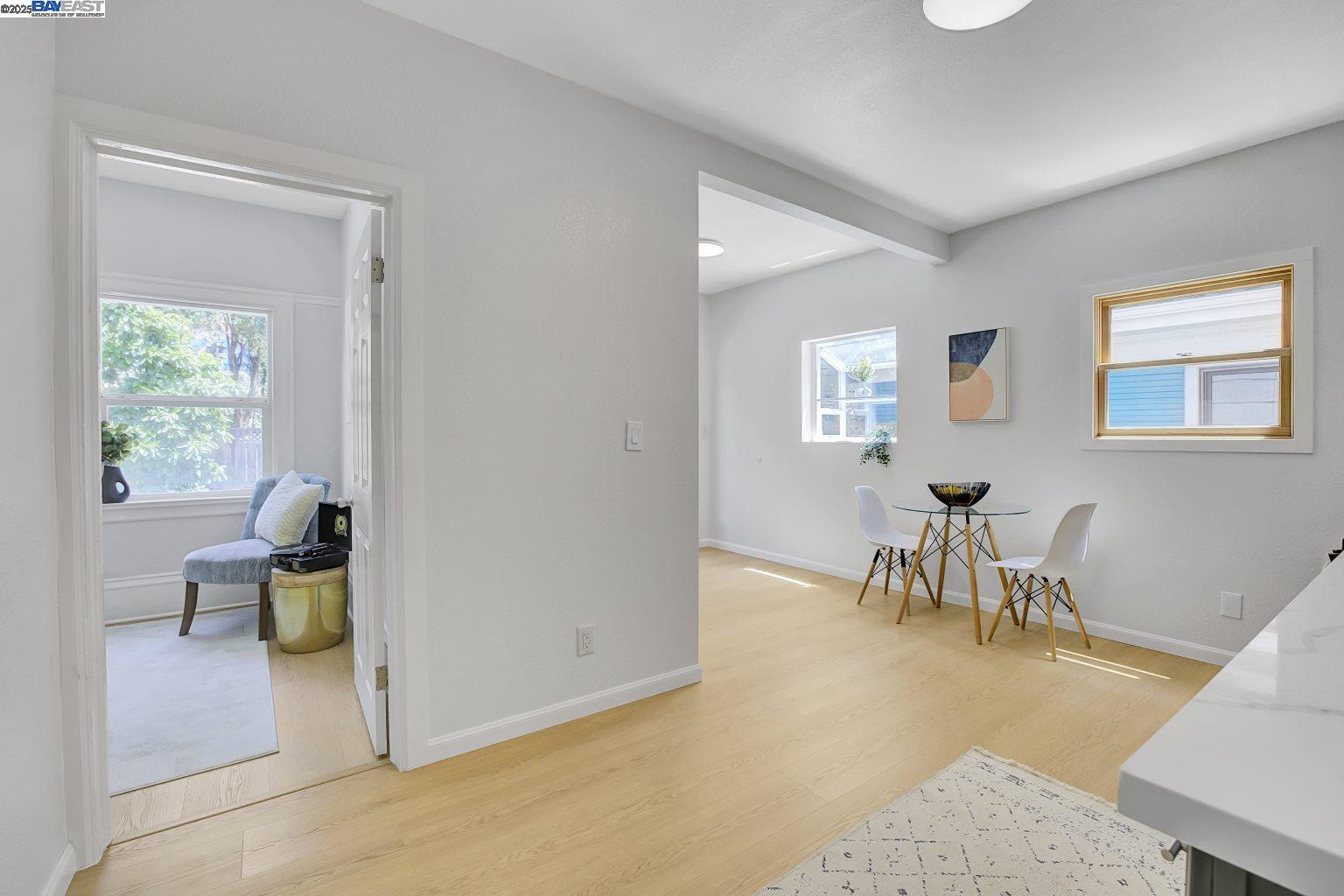 Detail Gallery Image 13 of 43 For 3034 Martin Luther King Jr Way, Oakland,  CA 94609 - 3 Beds | 2 Baths