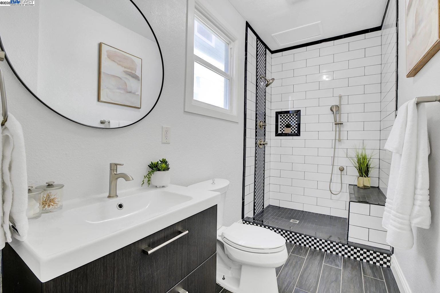 Detail Gallery Image 21 of 43 For 3034 Martin Luther King Jr Way, Oakland,  CA 94609 - 3 Beds | 2 Baths