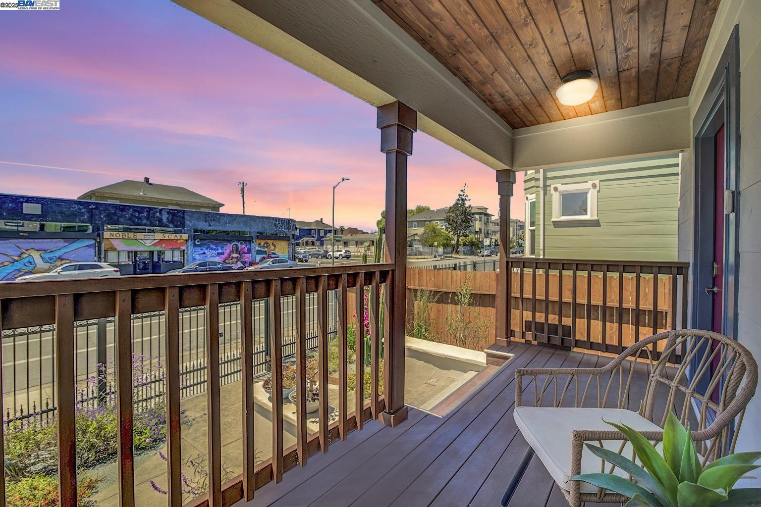 Detail Gallery Image 38 of 43 For 3034 Martin Luther King Jr Way, Oakland,  CA 94609 - 3 Beds | 2 Baths