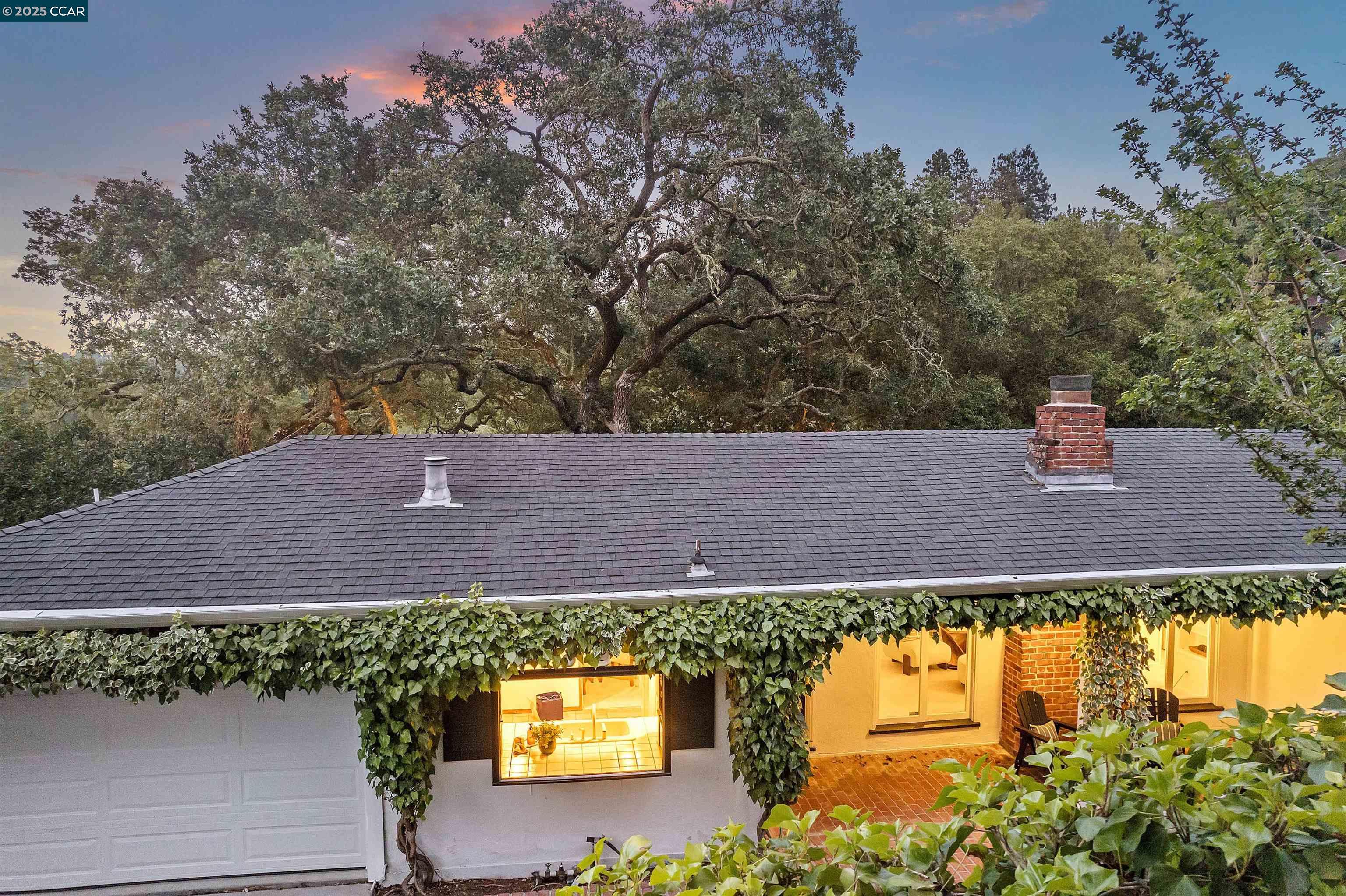 Detail Gallery Image 2 of 46 For 35 Claremont Ave, Orinda,  CA 94563 - 2 Beds | 2/1 Baths