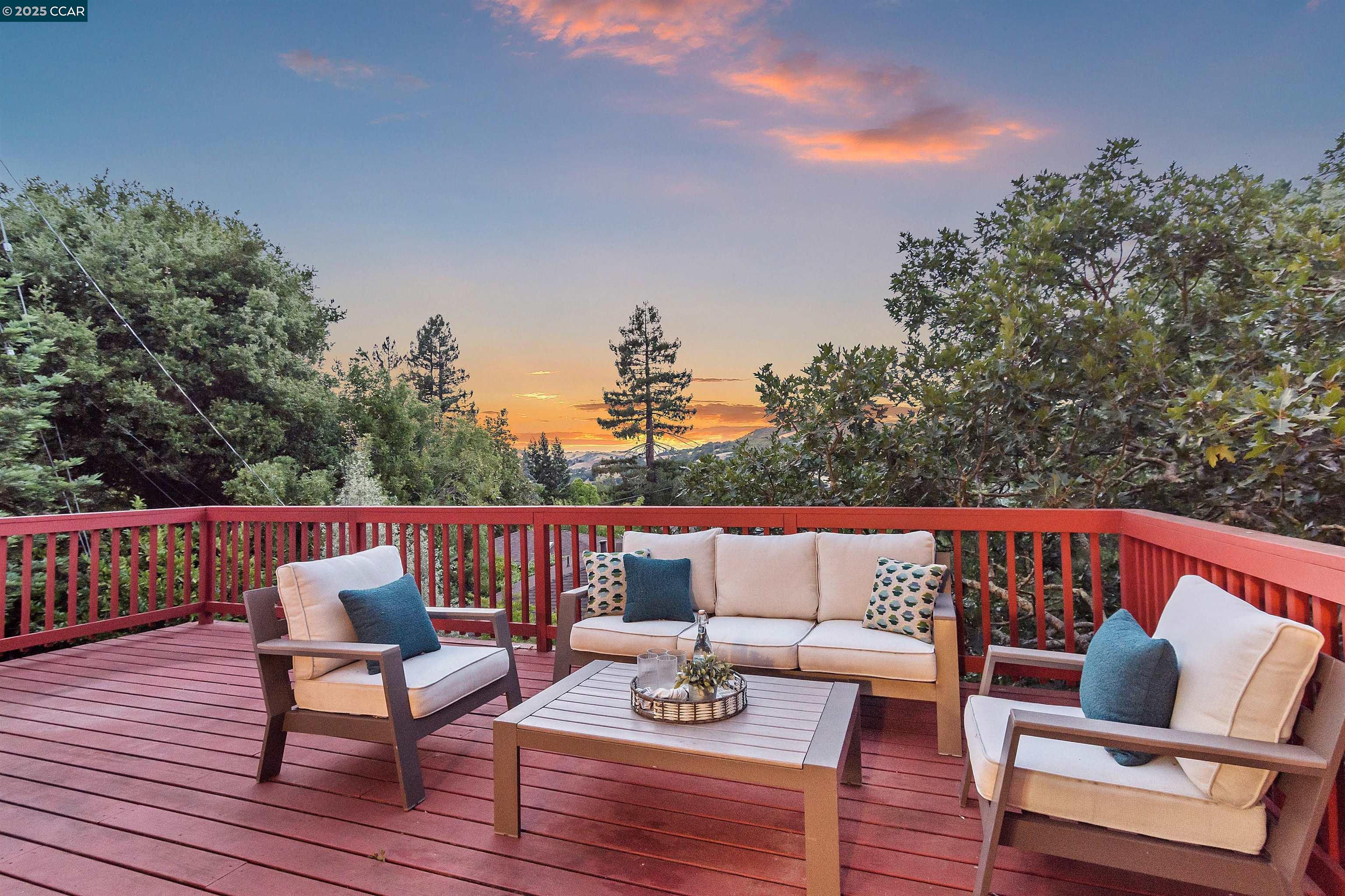 Detail Gallery Image 12 of 46 For 35 Claremont Ave, Orinda,  CA 94563 - 2 Beds | 2/1 Baths