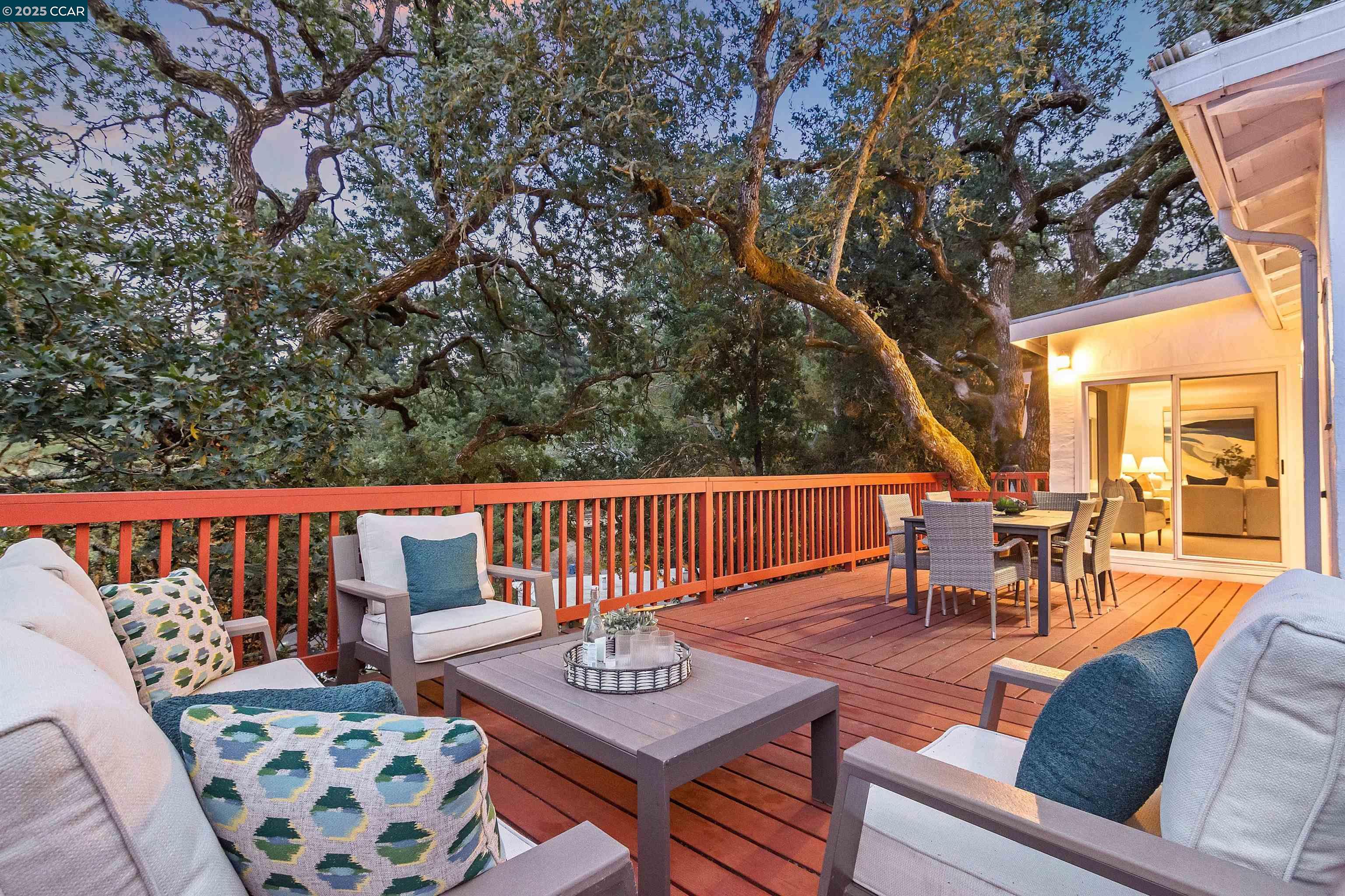 Detail Gallery Image 14 of 46 For 35 Claremont Ave, Orinda,  CA 94563 - 2 Beds | 2/1 Baths
