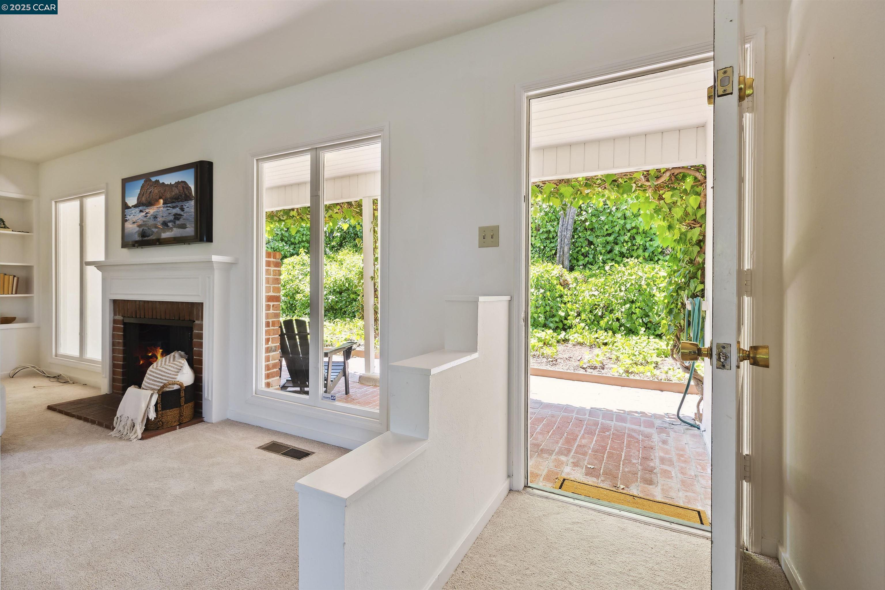 Detail Gallery Image 17 of 46 For 35 Claremont Ave, Orinda,  CA 94563 - 2 Beds | 2/1 Baths