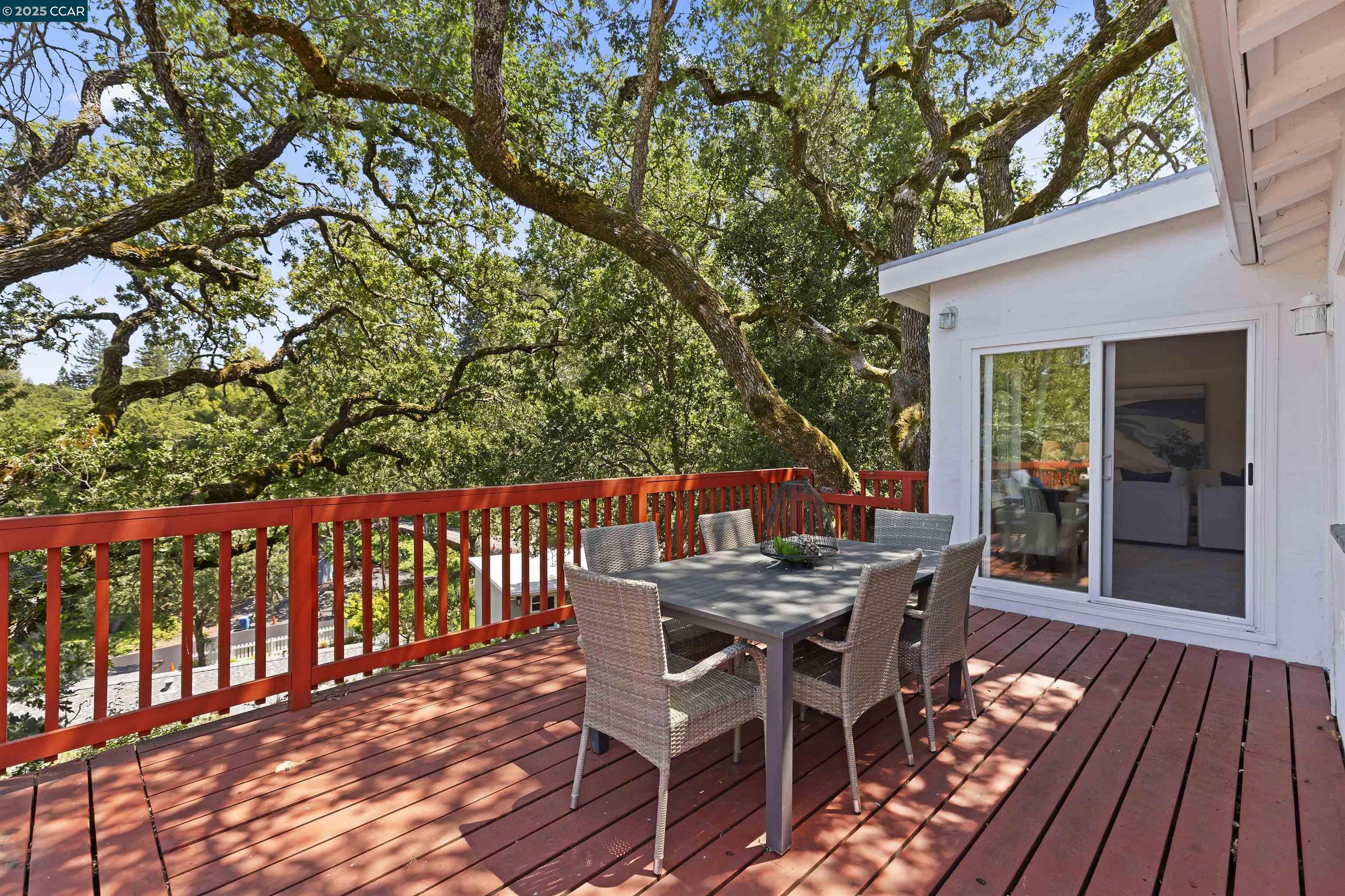 Detail Gallery Image 27 of 46 For 35 Claremont Ave, Orinda,  CA 94563 - 2 Beds | 2/1 Baths