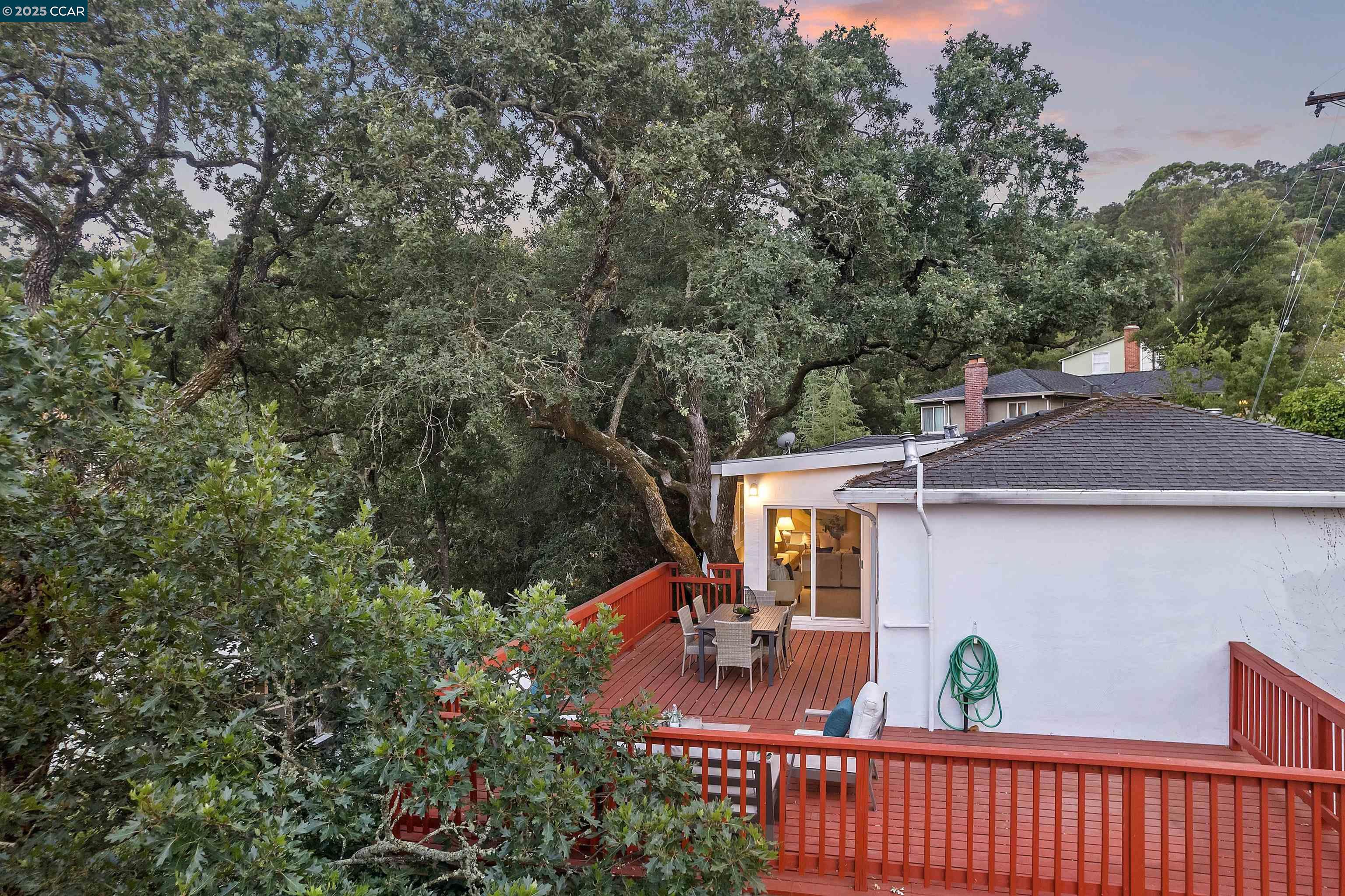 Detail Gallery Image 4 of 46 For 35 Claremont Ave, Orinda,  CA 94563 - 2 Beds | 2/1 Baths
