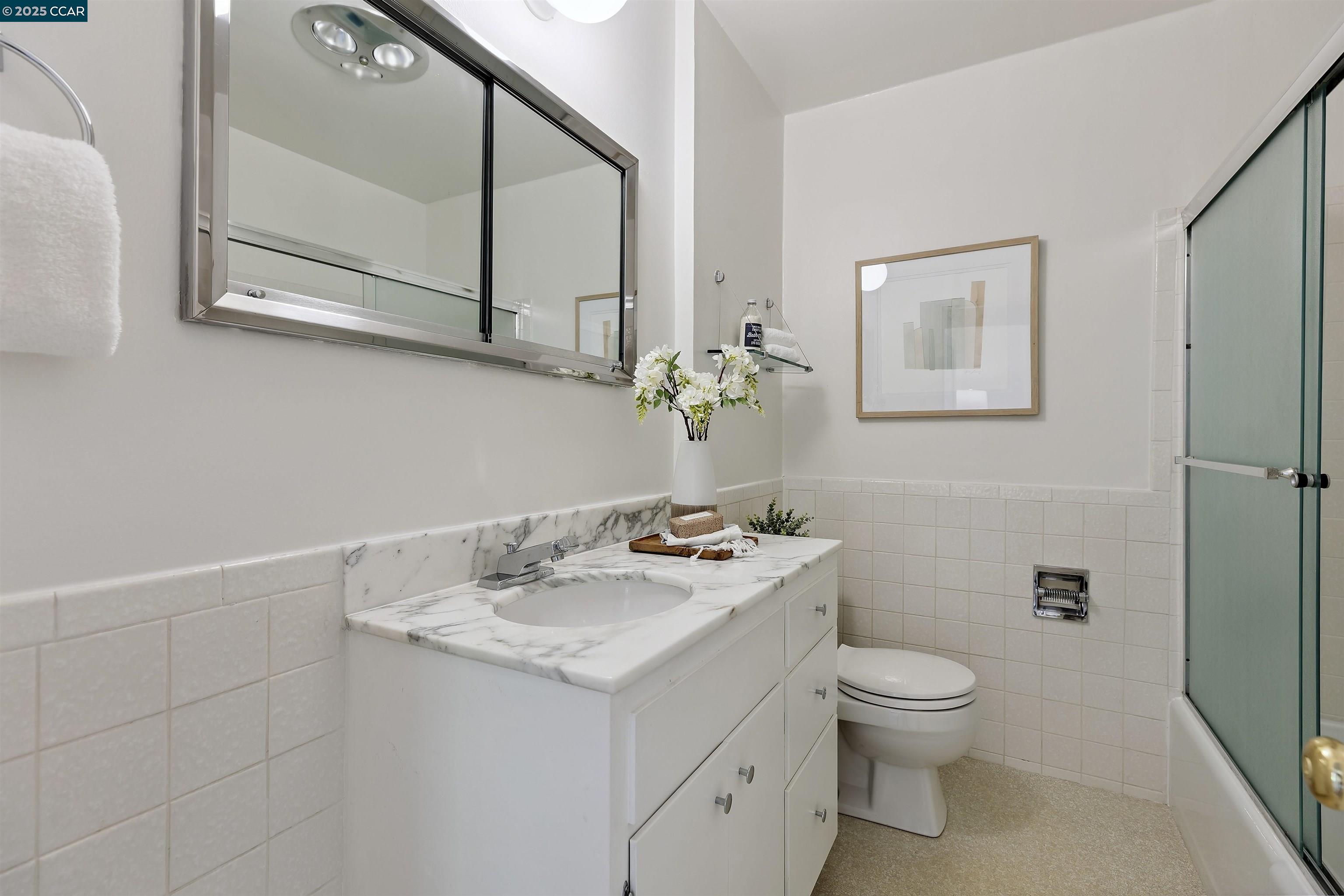 Detail Gallery Image 38 of 46 For 35 Claremont Ave, Orinda,  CA 94563 - 2 Beds | 2/1 Baths