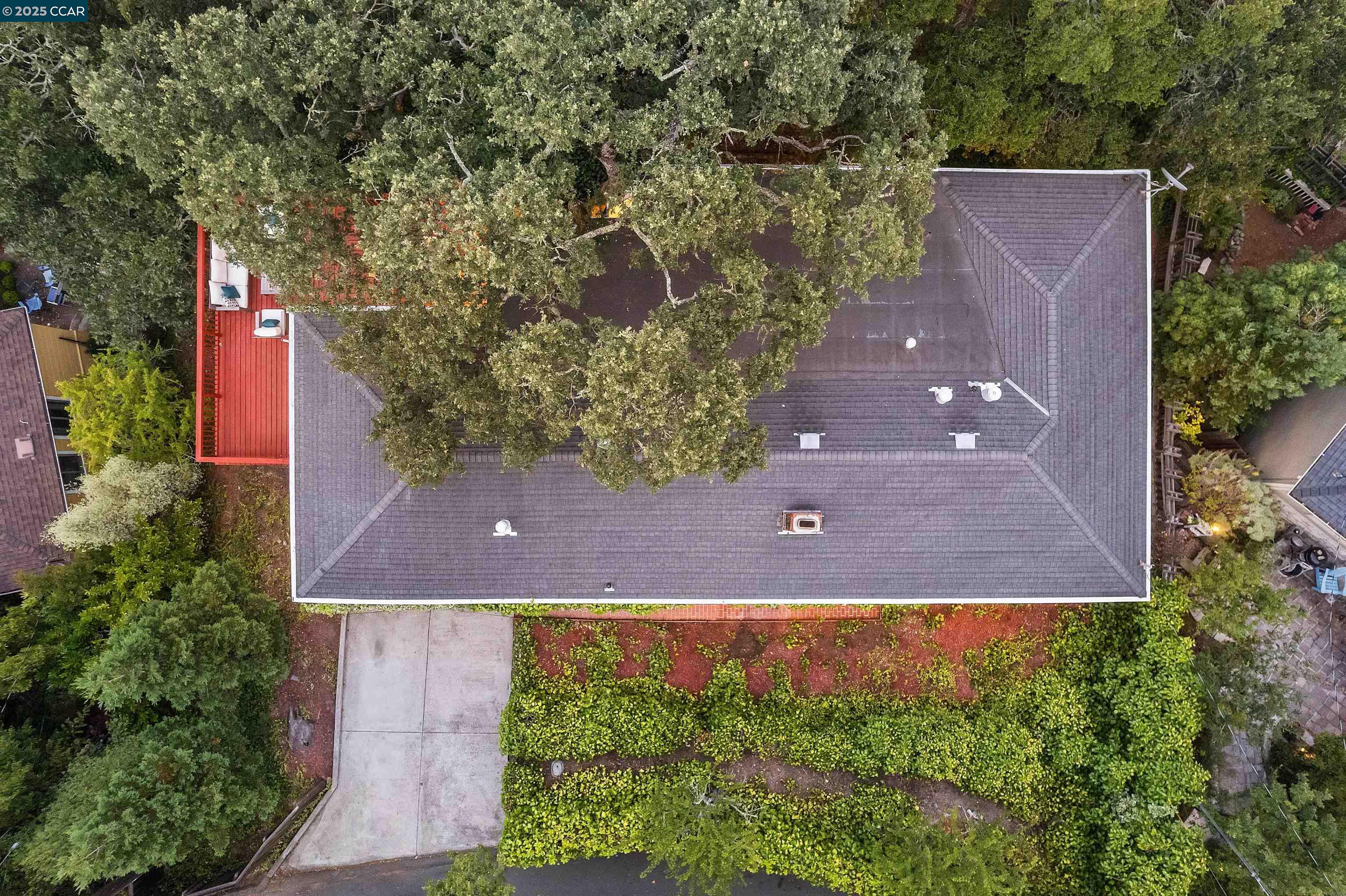 Detail Gallery Image 7 of 46 For 35 Claremont Ave, Orinda,  CA 94563 - 2 Beds | 2/1 Baths