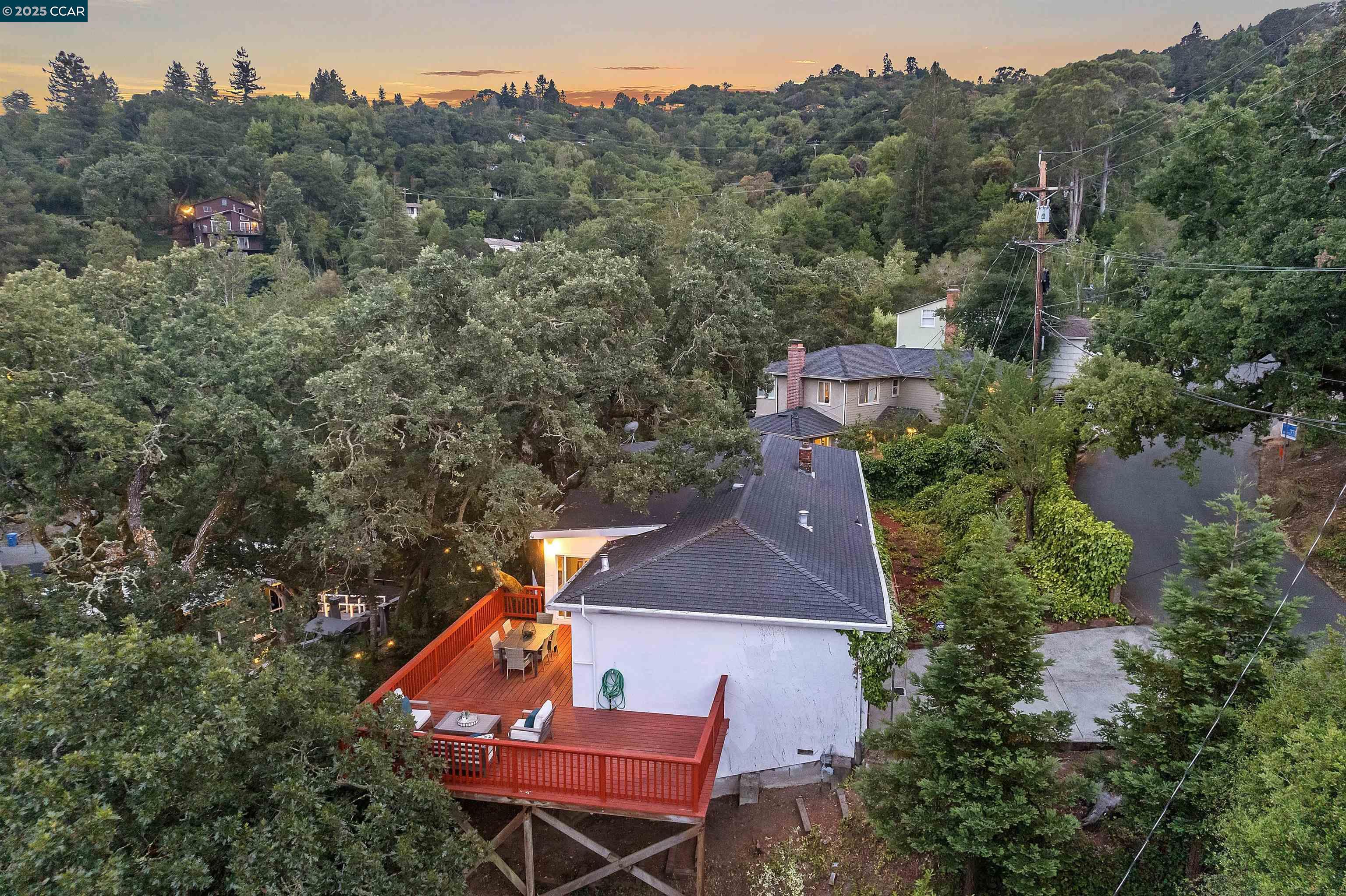 Detail Gallery Image 8 of 46 For 35 Claremont Ave, Orinda,  CA 94563 - 2 Beds | 2/1 Baths