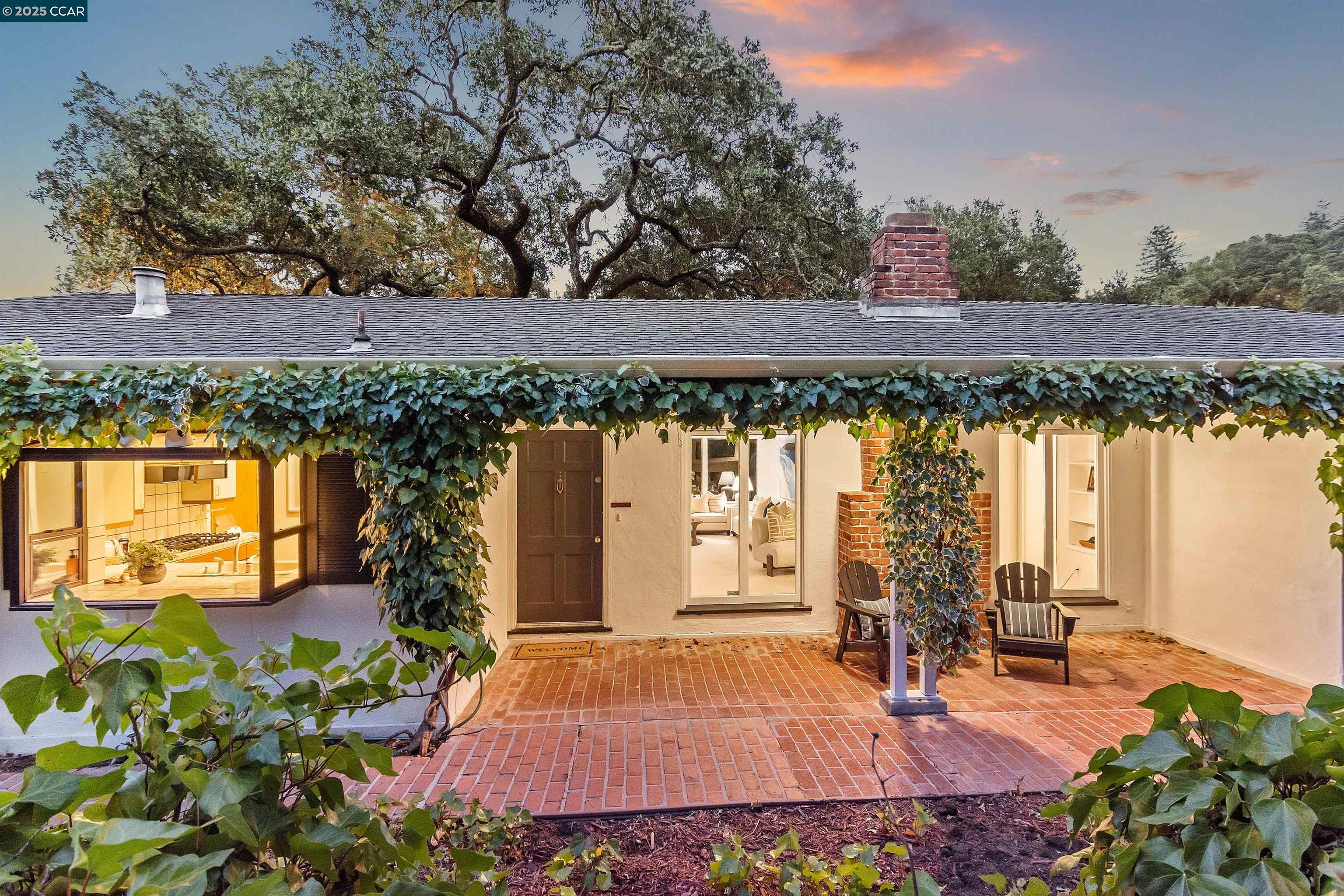 Detail Gallery Image 9 of 46 For 35 Claremont Ave, Orinda,  CA 94563 - 2 Beds | 2/1 Baths