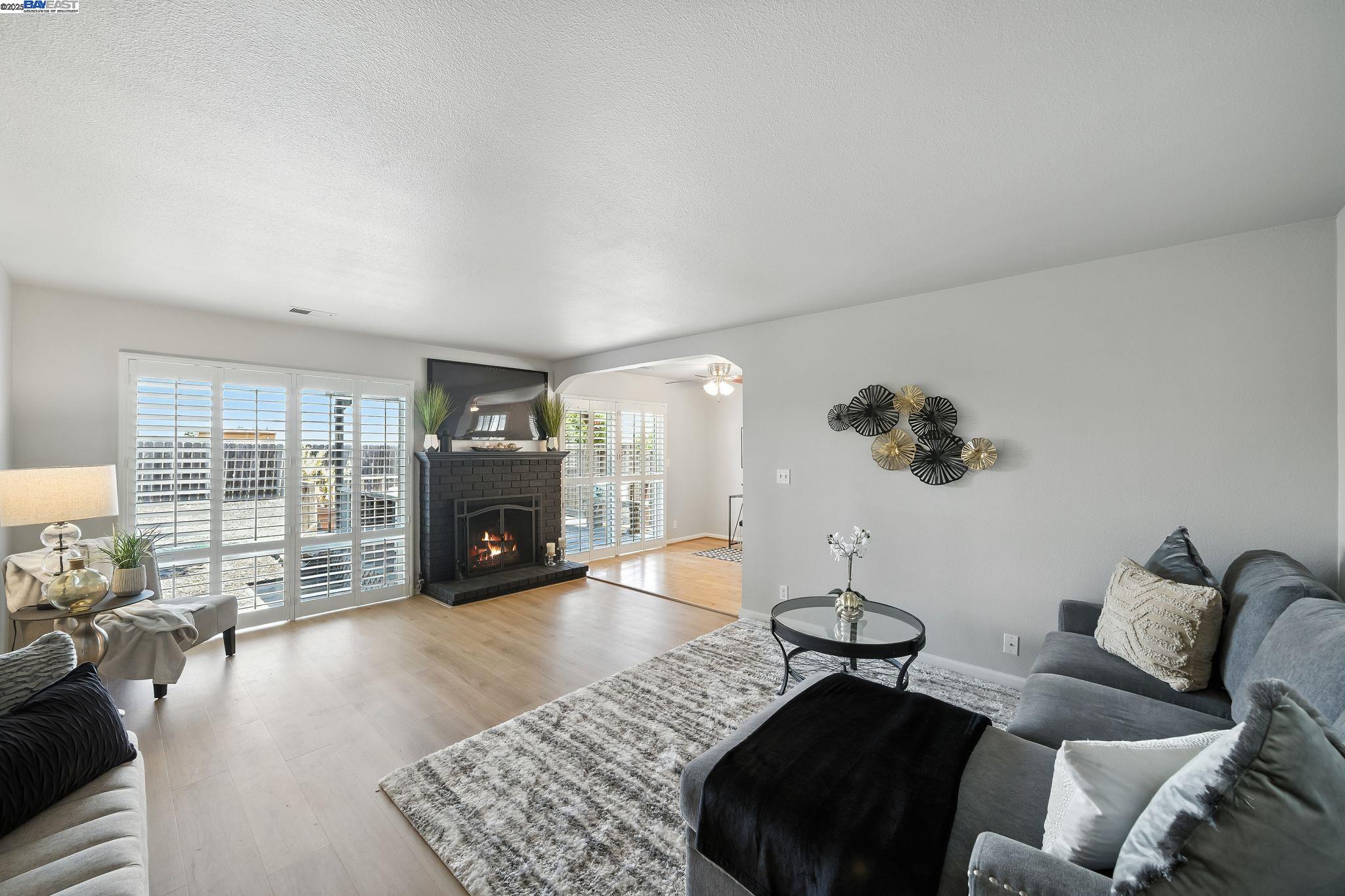 Detail Gallery Image 5 of 19 For 15740 via Sonata, San Lorenzo,  CA 94580 - 3 Beds | 2 Baths