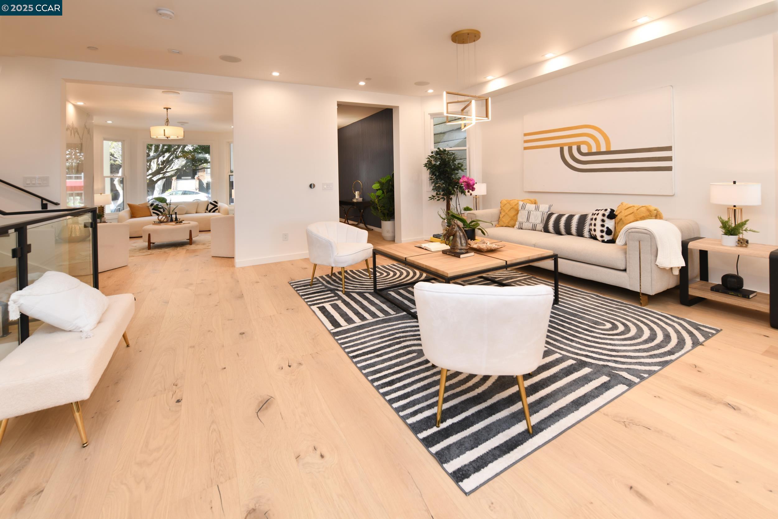 Detail Gallery Image 2 of 24 For 3169 Washington St, San Francisco,  CA 94115-0000 - 5 Beds | 5/2 Baths