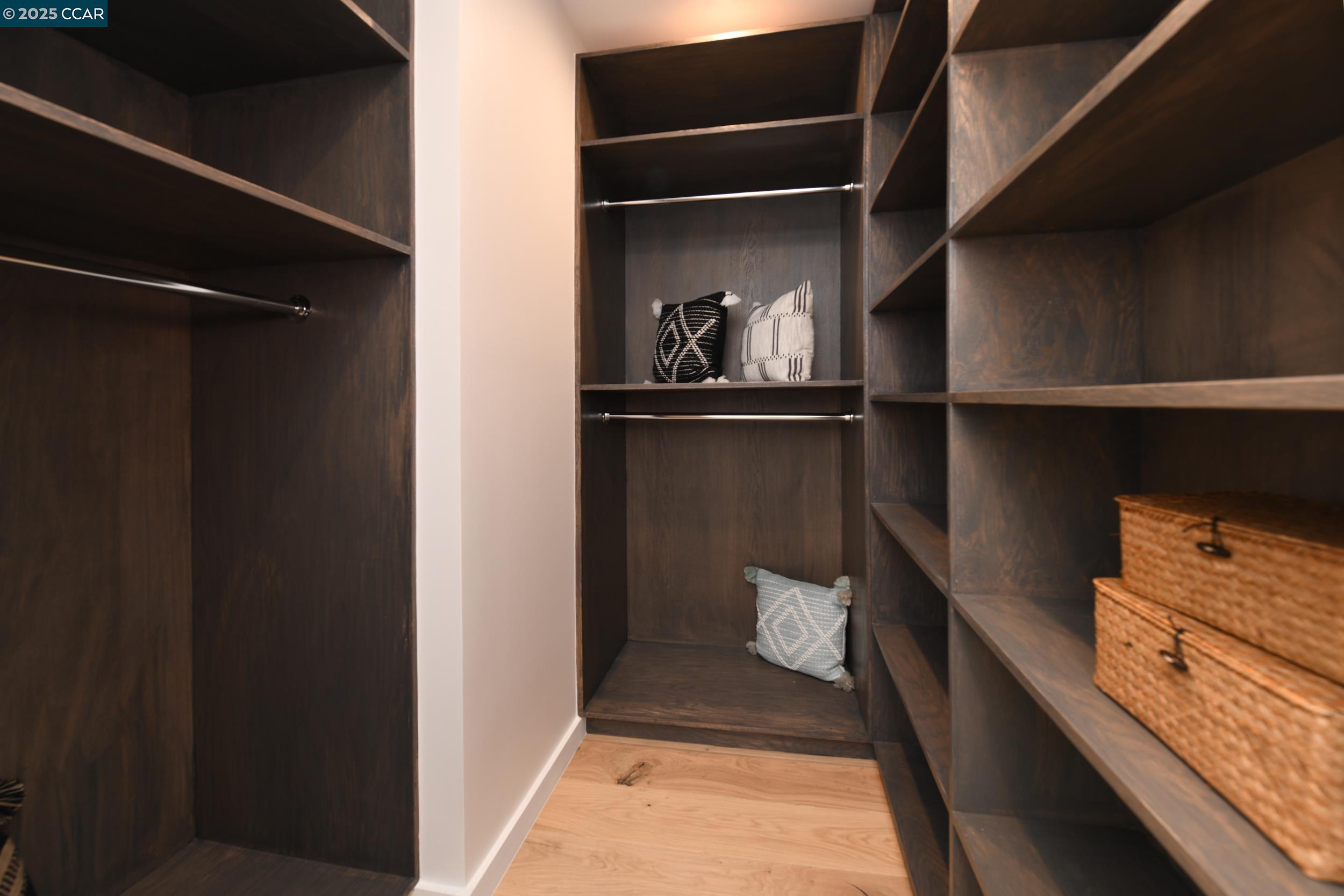 Detail Gallery Image 14 of 24 For 3169 Washington St, San Francisco,  CA 94115-0000 - 5 Beds | 5/2 Baths