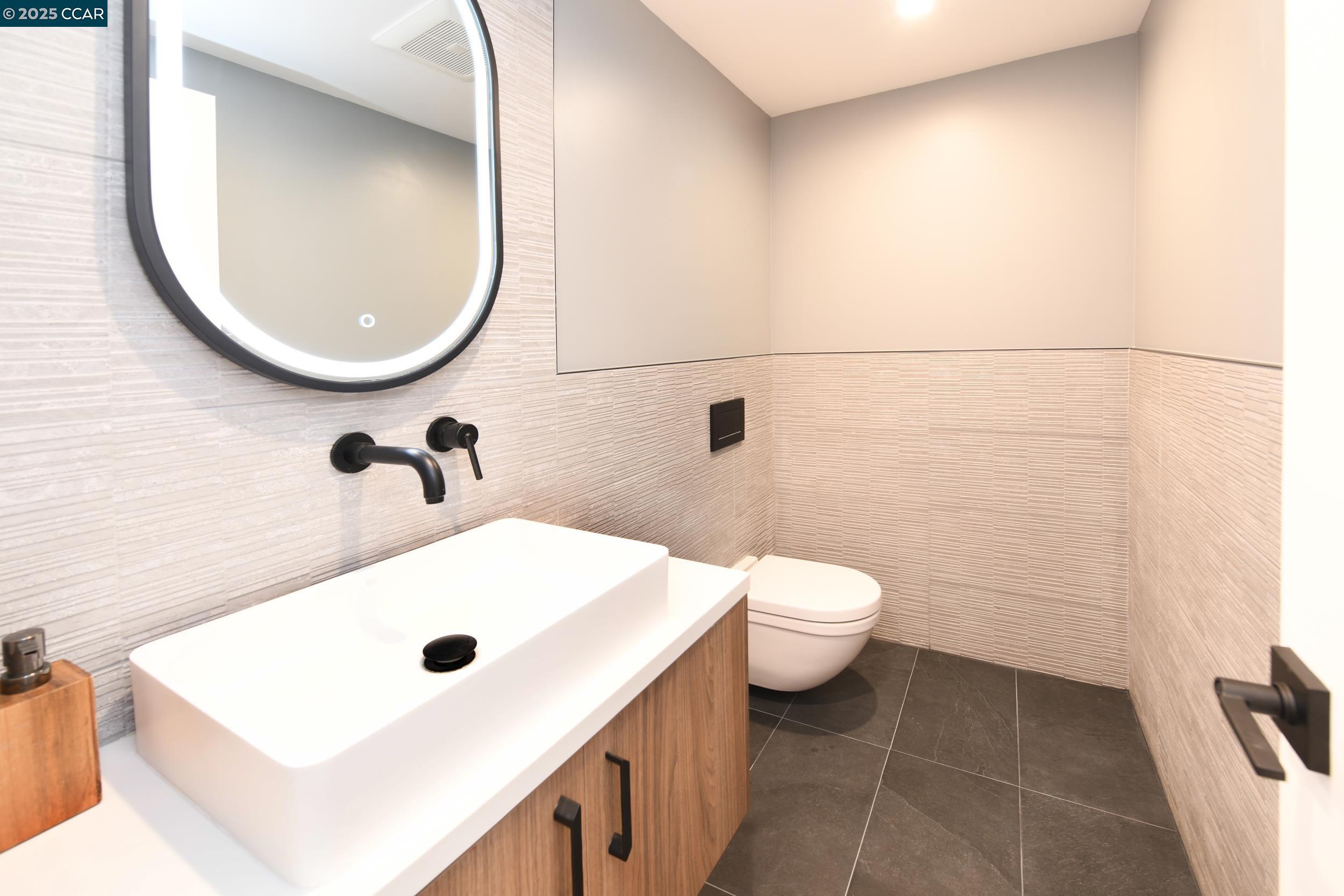 Detail Gallery Image 21 of 24 For 3169 Washington St, San Francisco,  CA 94115-0000 - 5 Beds | 5/2 Baths