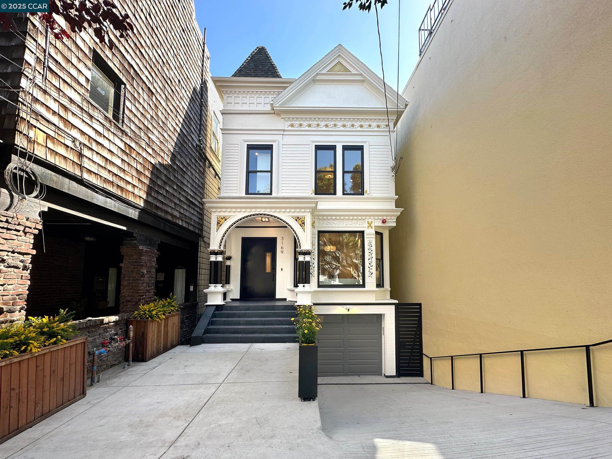 Detail Gallery Image 6 of 24 For 3169 Washington St, San Francisco,  CA 94115-0000 - 5 Beds | 5/2 Baths