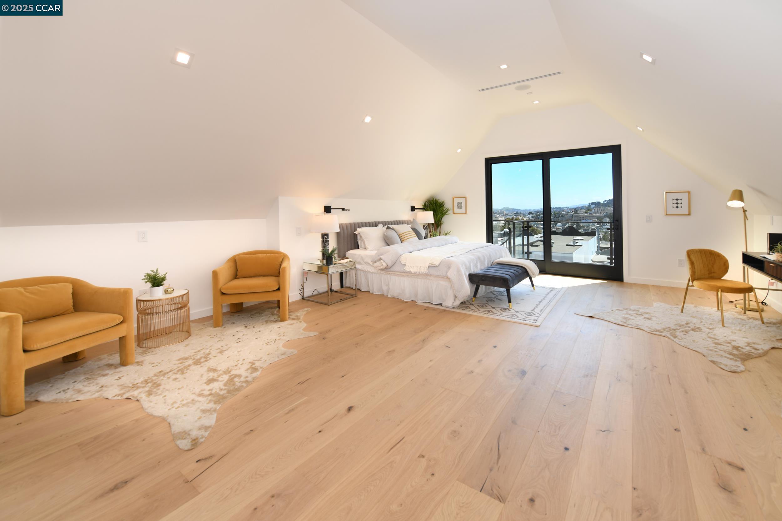 Detail Gallery Image 7 of 24 For 3169 Washington St, San Francisco,  CA 94115-0000 - 5 Beds | 5/2 Baths