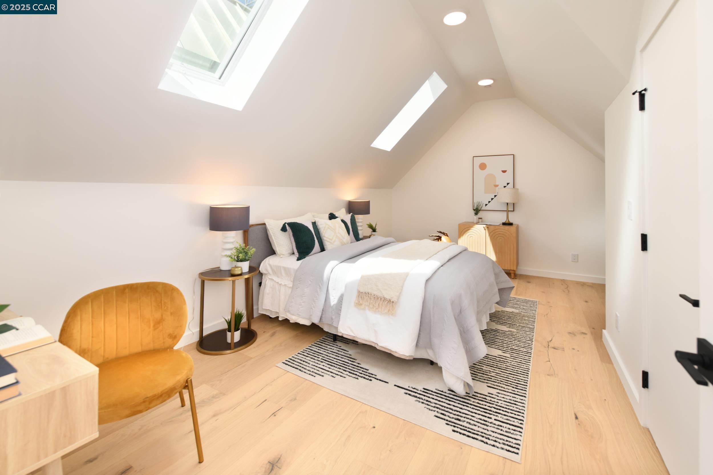 Detail Gallery Image 9 of 24 For 3169 Washington St, San Francisco,  CA 94115-0000 - 5 Beds | 5/2 Baths