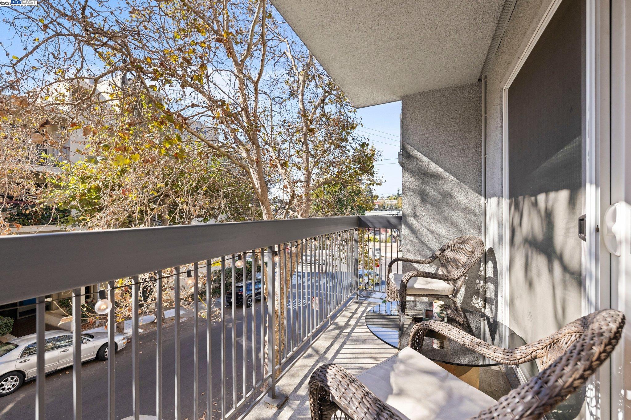 Detail Gallery Image 3 of 24 For 150 Pearl St #106,  Oakland,  CA 94611 - 1 Beds | 1 Baths