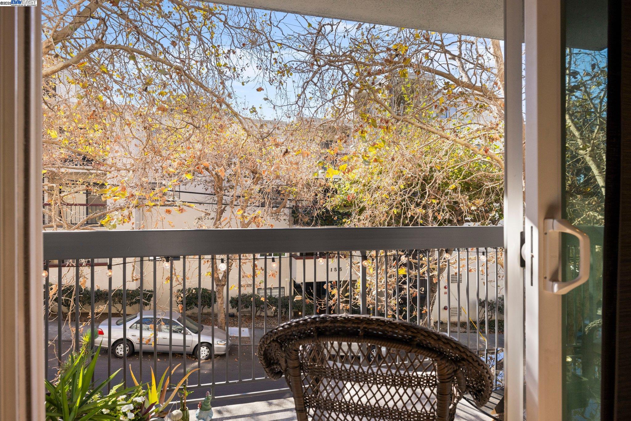 Detail Gallery Image 4 of 24 For 150 Pearl St #106,  Oakland,  CA 94611 - 1 Beds | 1 Baths