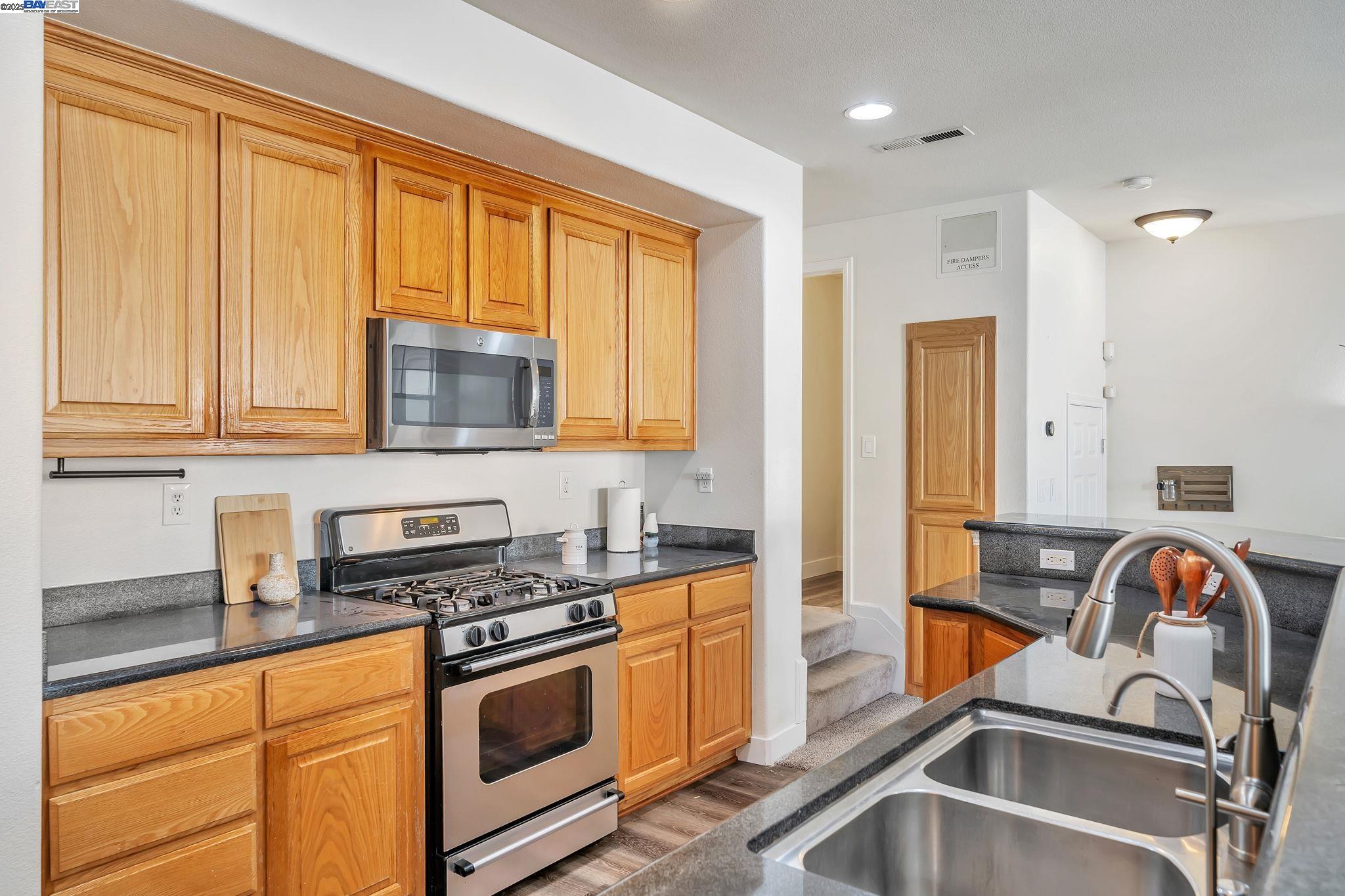 Photo #12: 41104330 Listing: Photo #12