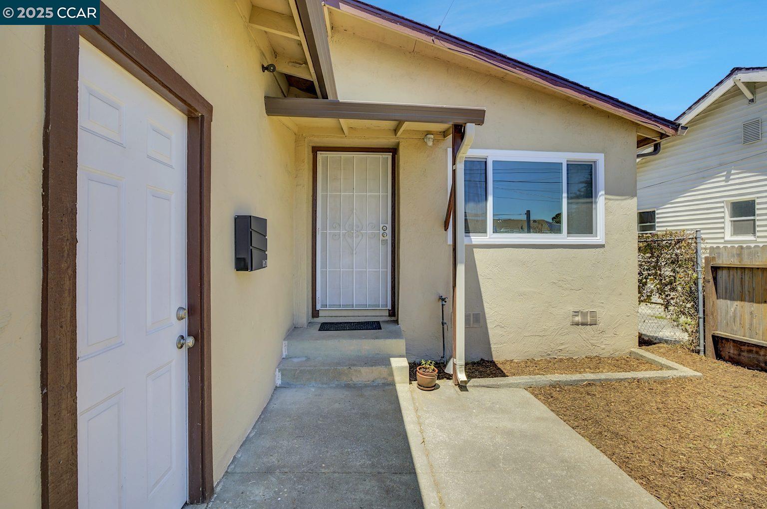 Detail Gallery Image 3 of 34 For 1601 17th St, San Pablo,  CA 94806 - 2 Beds | 1 Baths