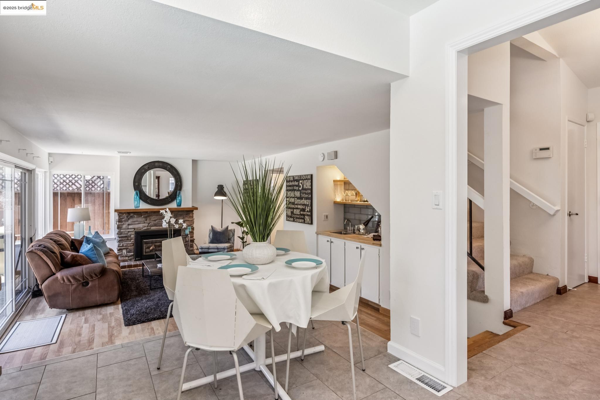 Detail Gallery Image 16 of 60 For 4943 Rice Dr, San Jose,  CA 95111 - 4 Beds | 2/1 Baths