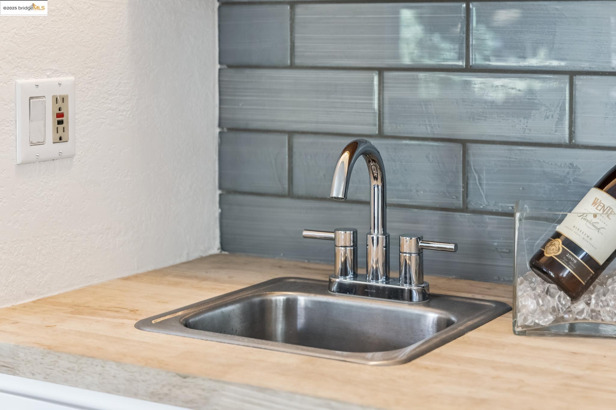 Detail Gallery Image 20 of 60 For 4943 Rice Dr, San Jose,  CA 95111 - 4 Beds | 2/1 Baths