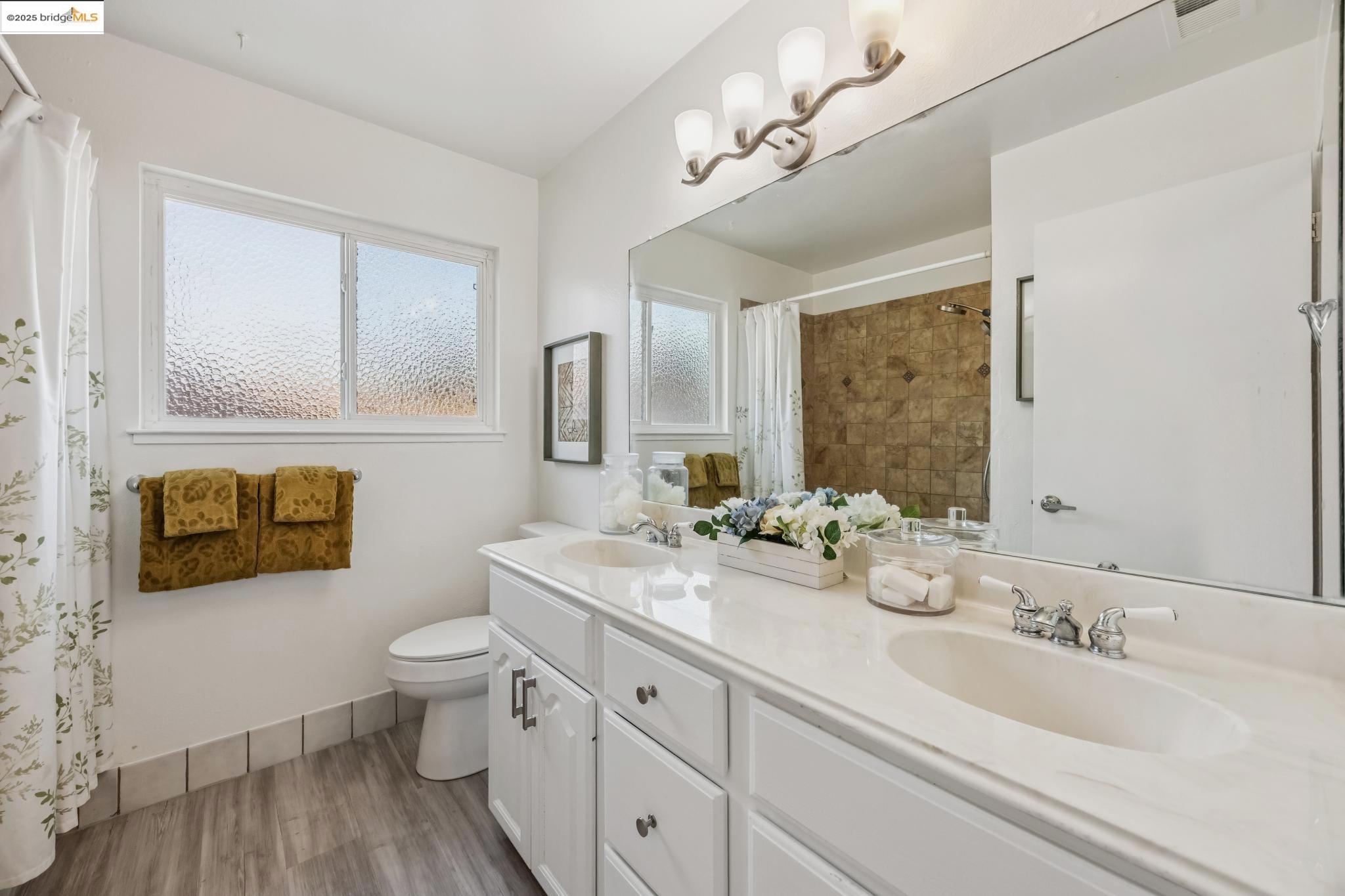 Detail Gallery Image 29 of 60 For 4943 Rice Dr, San Jose,  CA 95111 - 4 Beds | 2/1 Baths