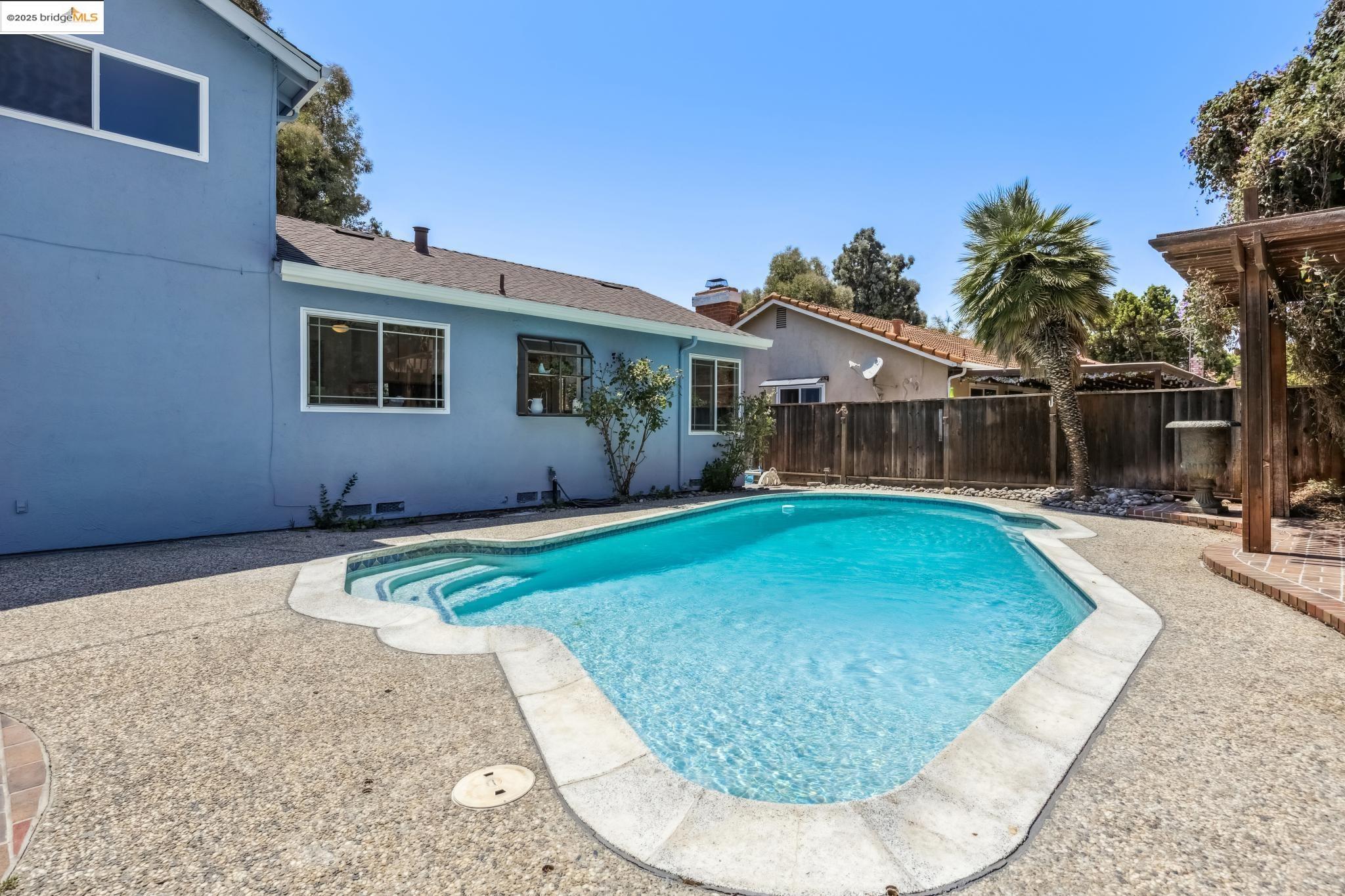 Detail Gallery Image 50 of 60 For 4943 Rice Dr, San Jose,  CA 95111 - 4 Beds | 2/1 Baths