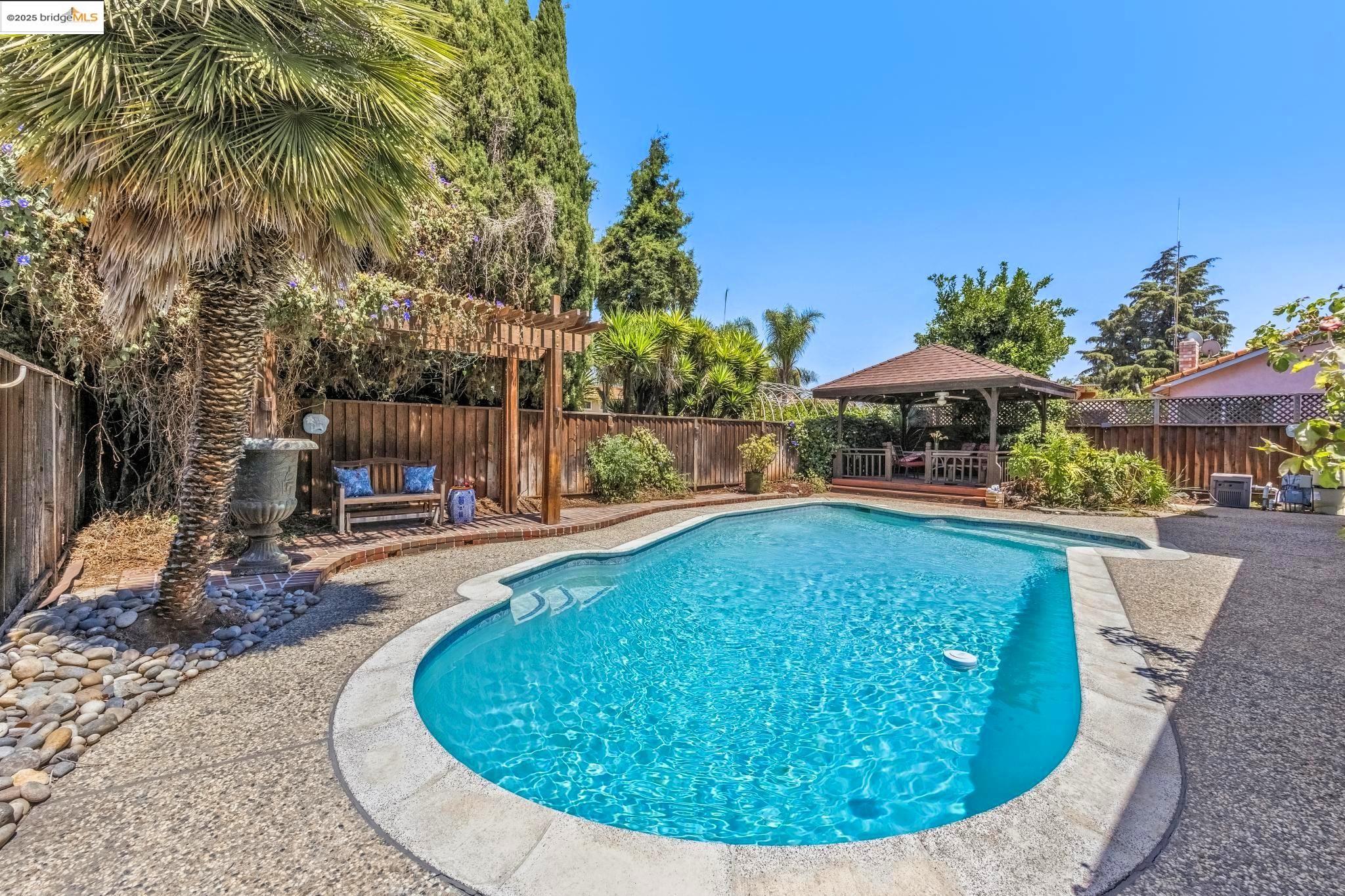 Detail Gallery Image 54 of 60 For 4943 Rice Dr, San Jose,  CA 95111 - 4 Beds | 2/1 Baths