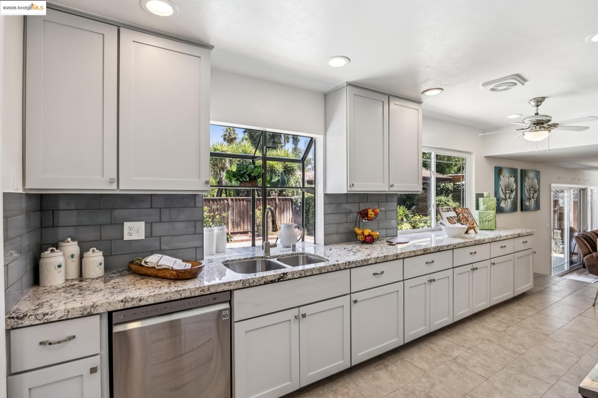 Detail Gallery Image 10 of 60 For 4943 Rice Dr, San Jose,  CA 95111 - 4 Beds | 2/1 Baths