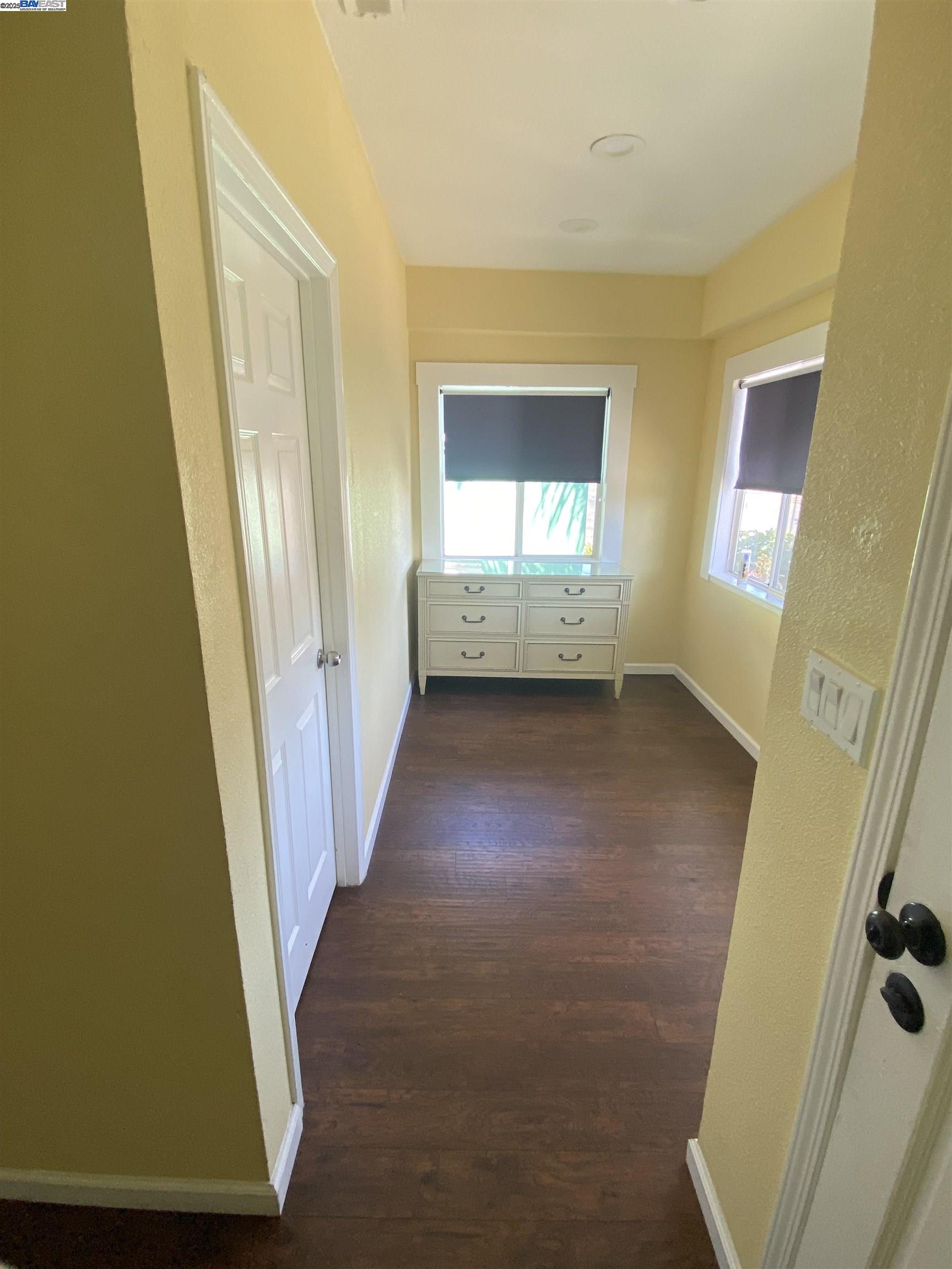 Detail Gallery Image 4 of 14 For 1136 Georgia St, Vallejo,  CA 94590 - 5 Beds | 3 Baths