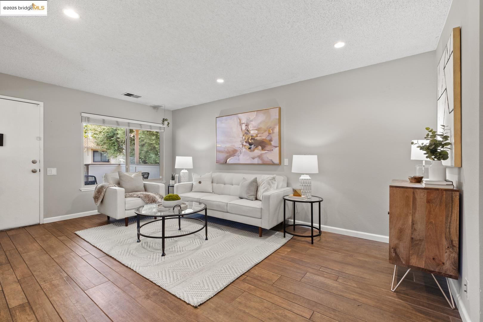 Detail Gallery Image 4 of 35 For 5419 Colony Green Dr, San Jose,  CA 95123 - 2 Beds | 1 Baths