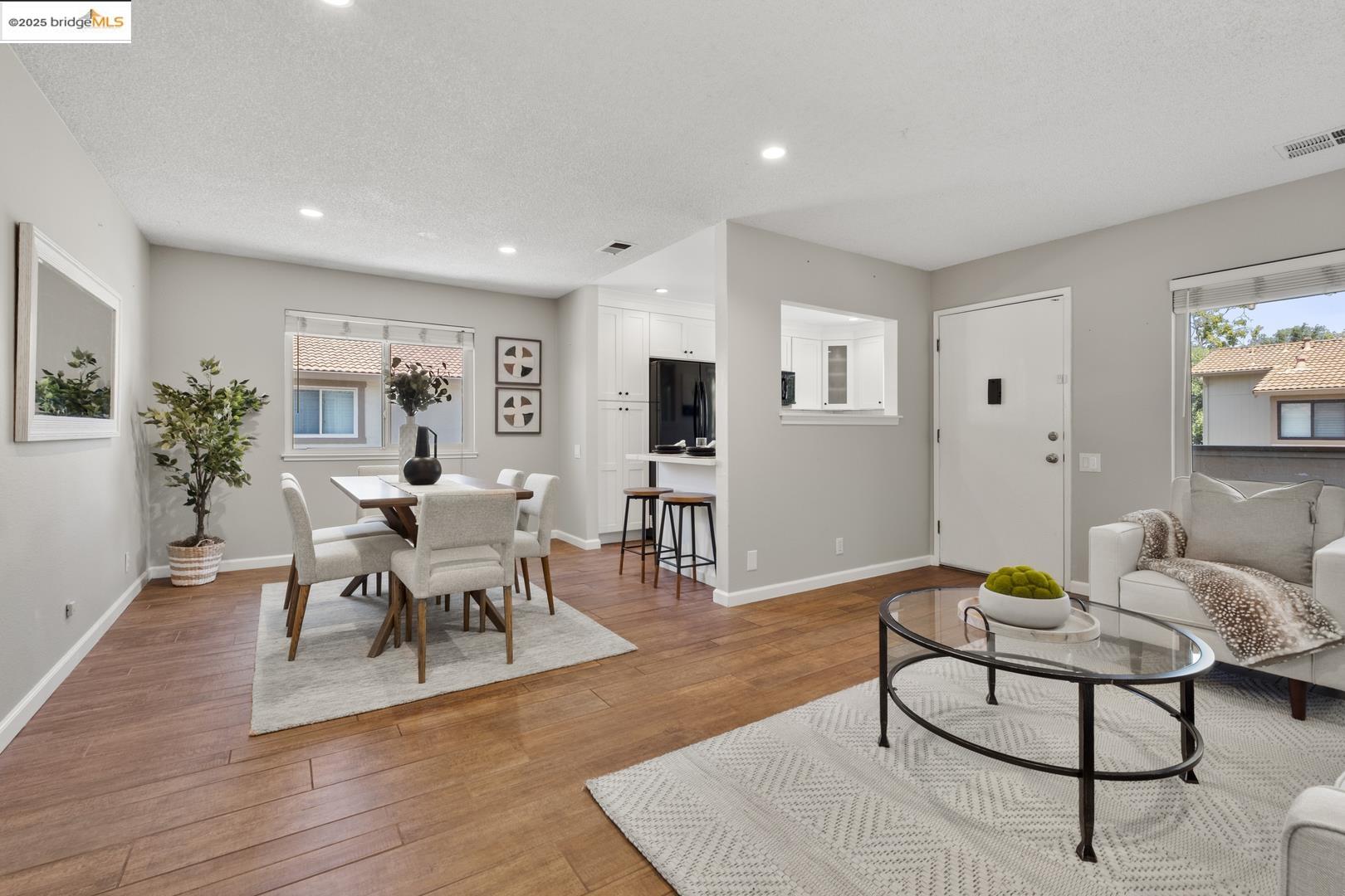 Detail Gallery Image 5 of 35 For 5419 Colony Green Dr, San Jose,  CA 95123 - 2 Beds | 1 Baths