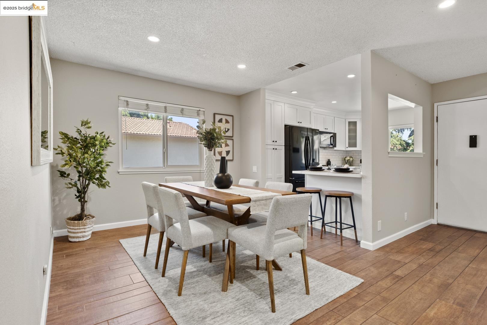 Detail Gallery Image 9 of 35 For 5419 Colony Green Dr, San Jose,  CA 95123 - 2 Beds | 1 Baths