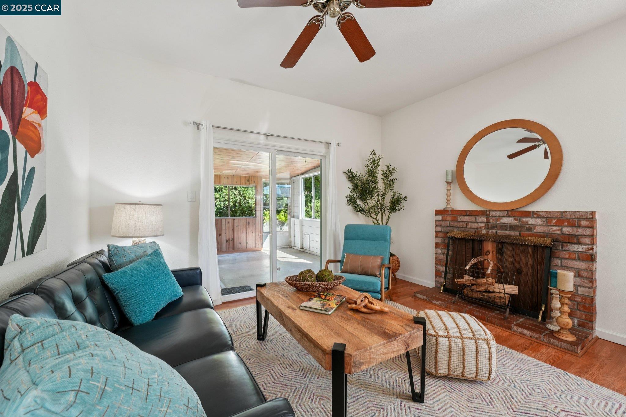 Detail Gallery Image 11 of 55 For 2128 Trinity Ct, Martinez,  CA 94553 - 3 Beds | 2 Baths