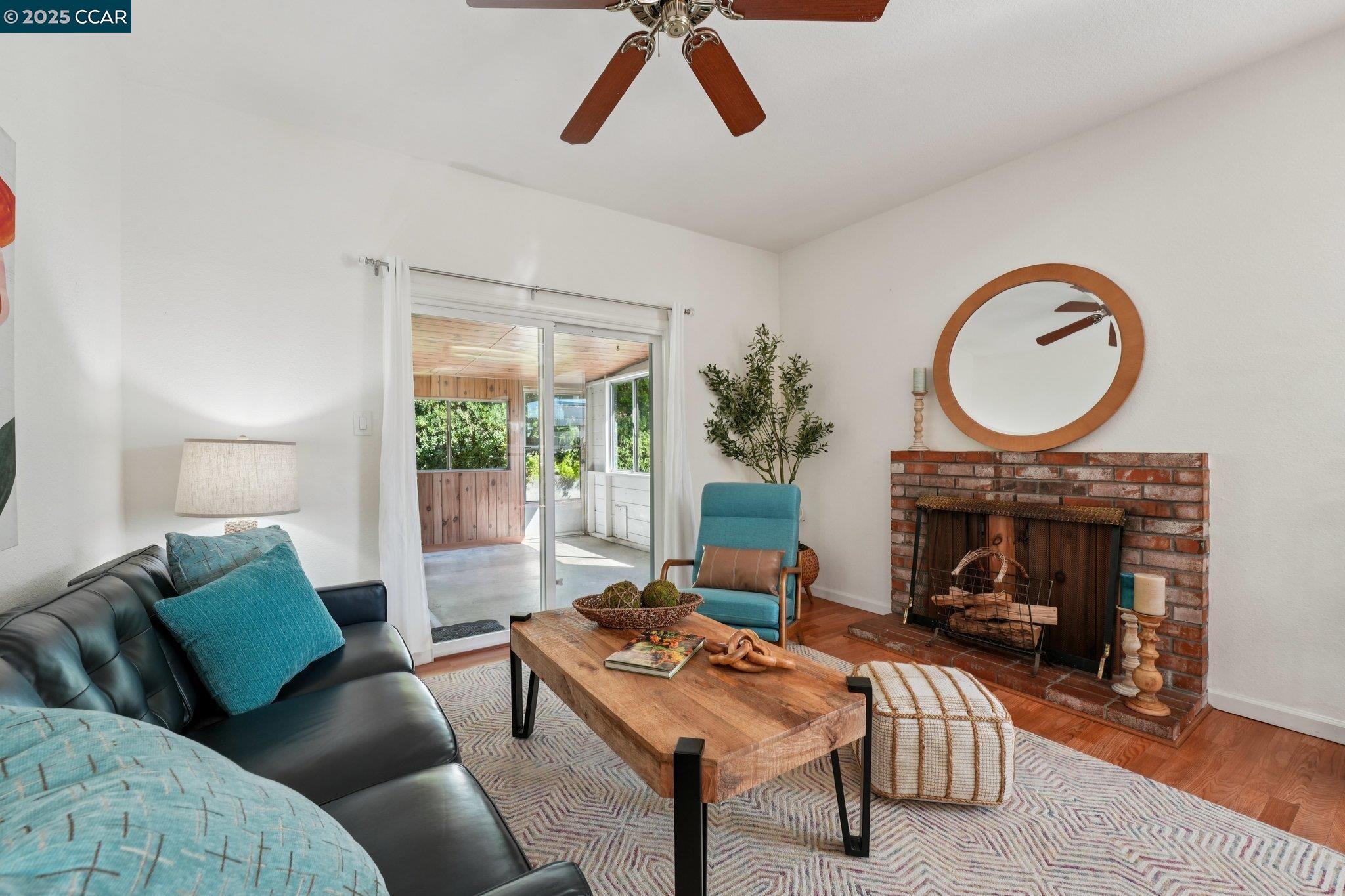 Detail Gallery Image 12 of 55 For 2128 Trinity Ct, Martinez,  CA 94553 - 3 Beds | 2 Baths