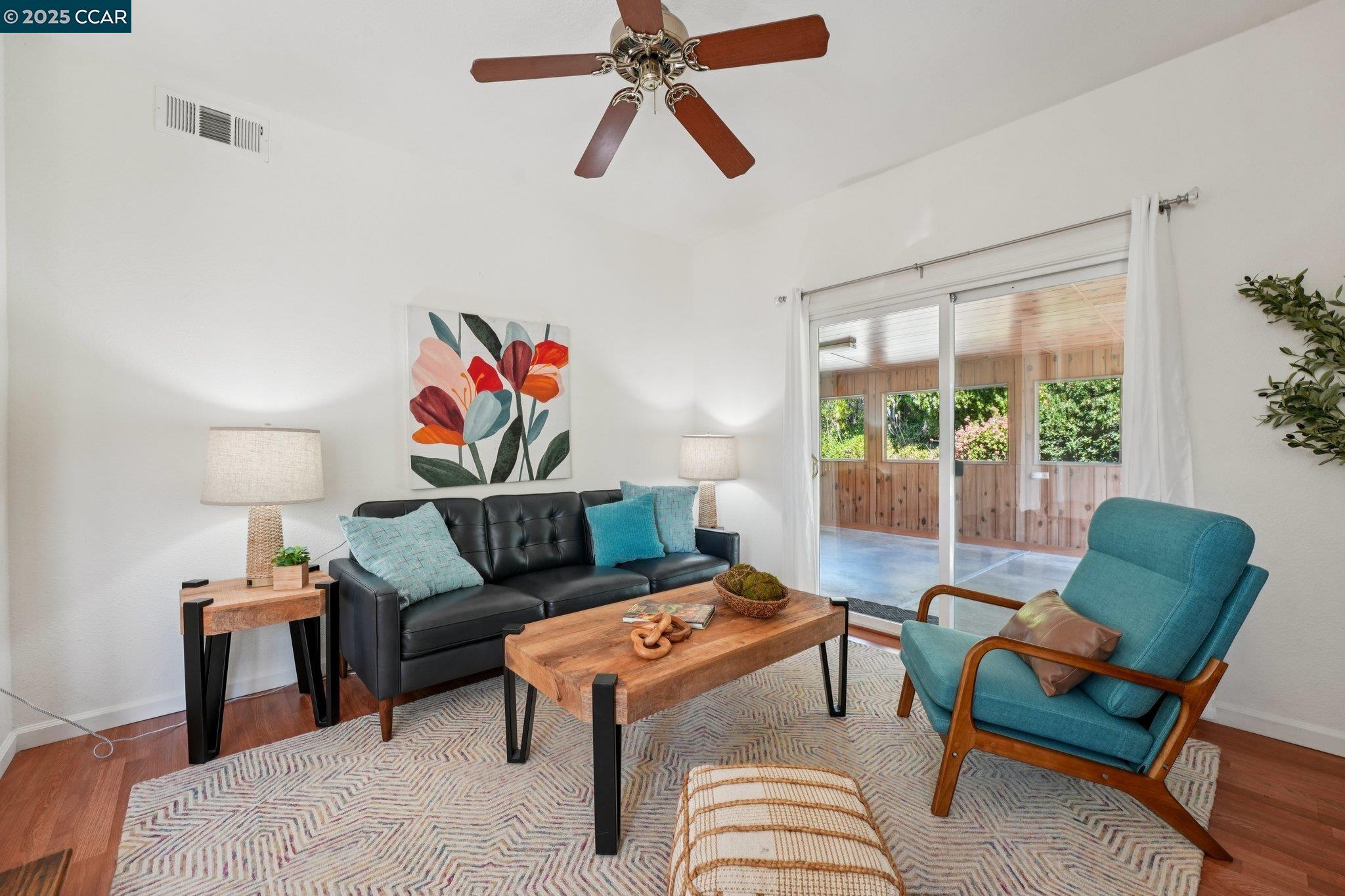 Detail Gallery Image 13 of 55 For 2128 Trinity Ct, Martinez,  CA 94553 - 3 Beds | 2 Baths