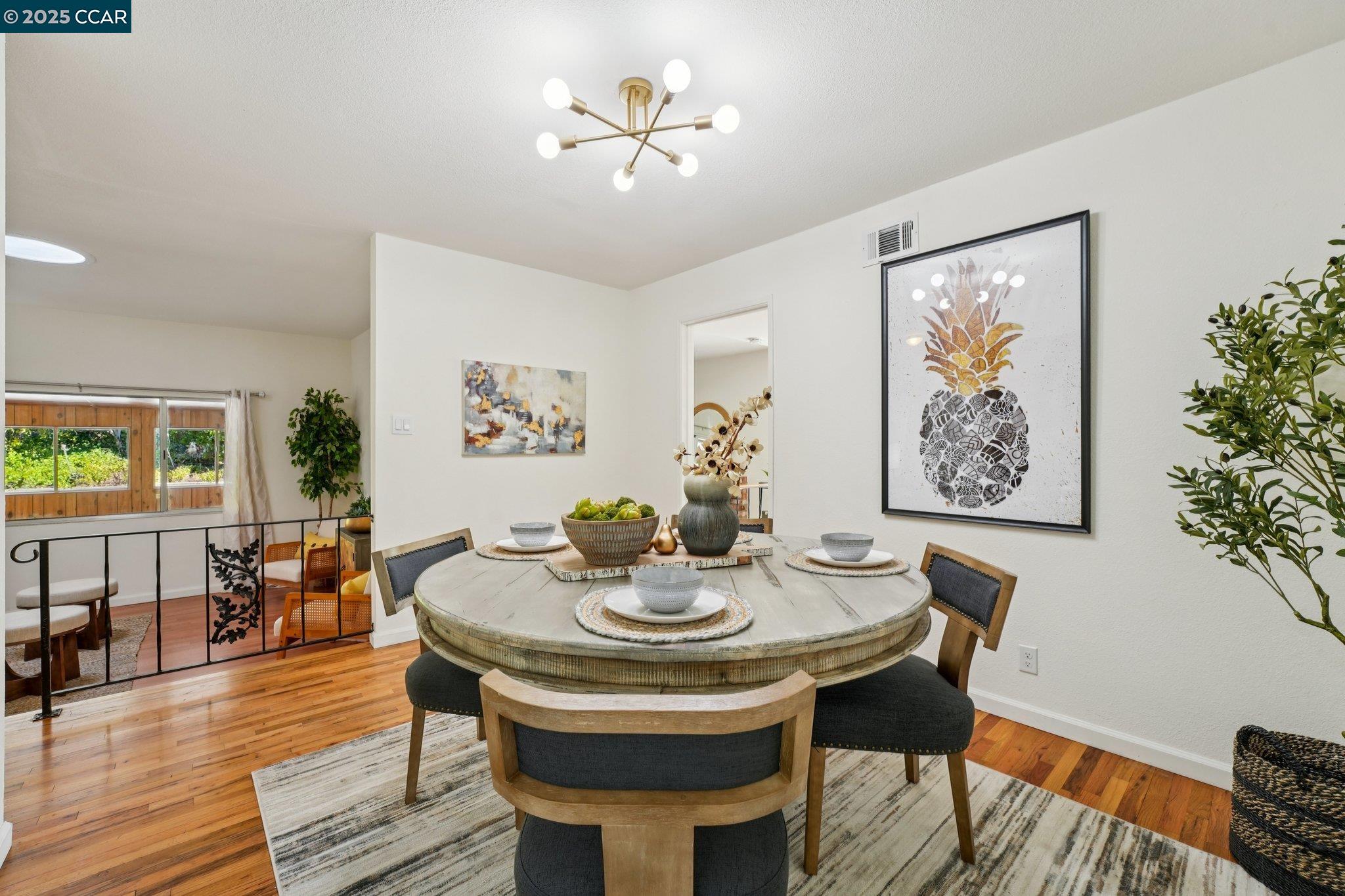 Detail Gallery Image 18 of 55 For 2128 Trinity Ct, Martinez,  CA 94553 - 3 Beds | 2 Baths