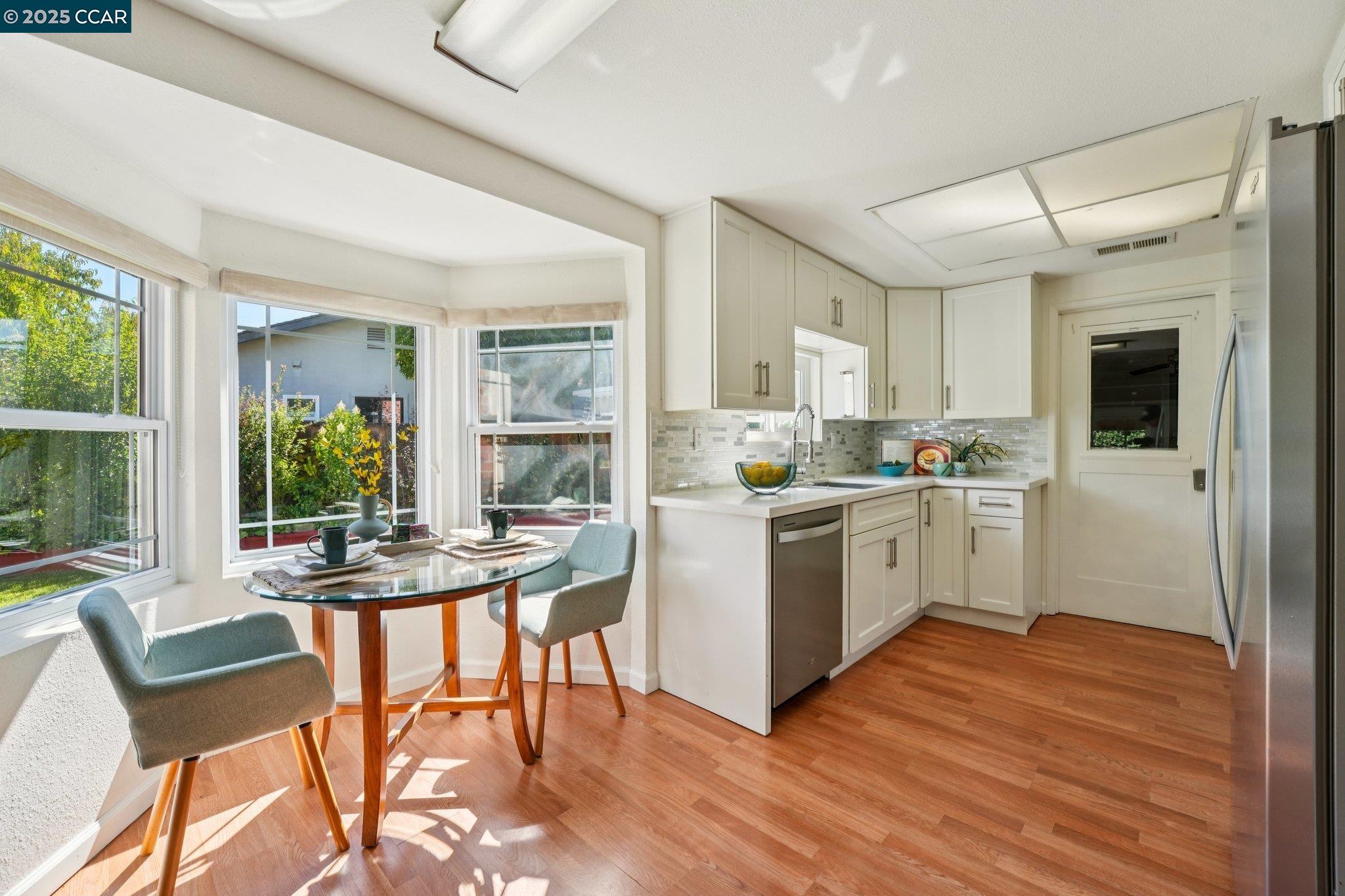 Detail Gallery Image 20 of 55 For 2128 Trinity Ct, Martinez,  CA 94553 - 3 Beds | 2 Baths