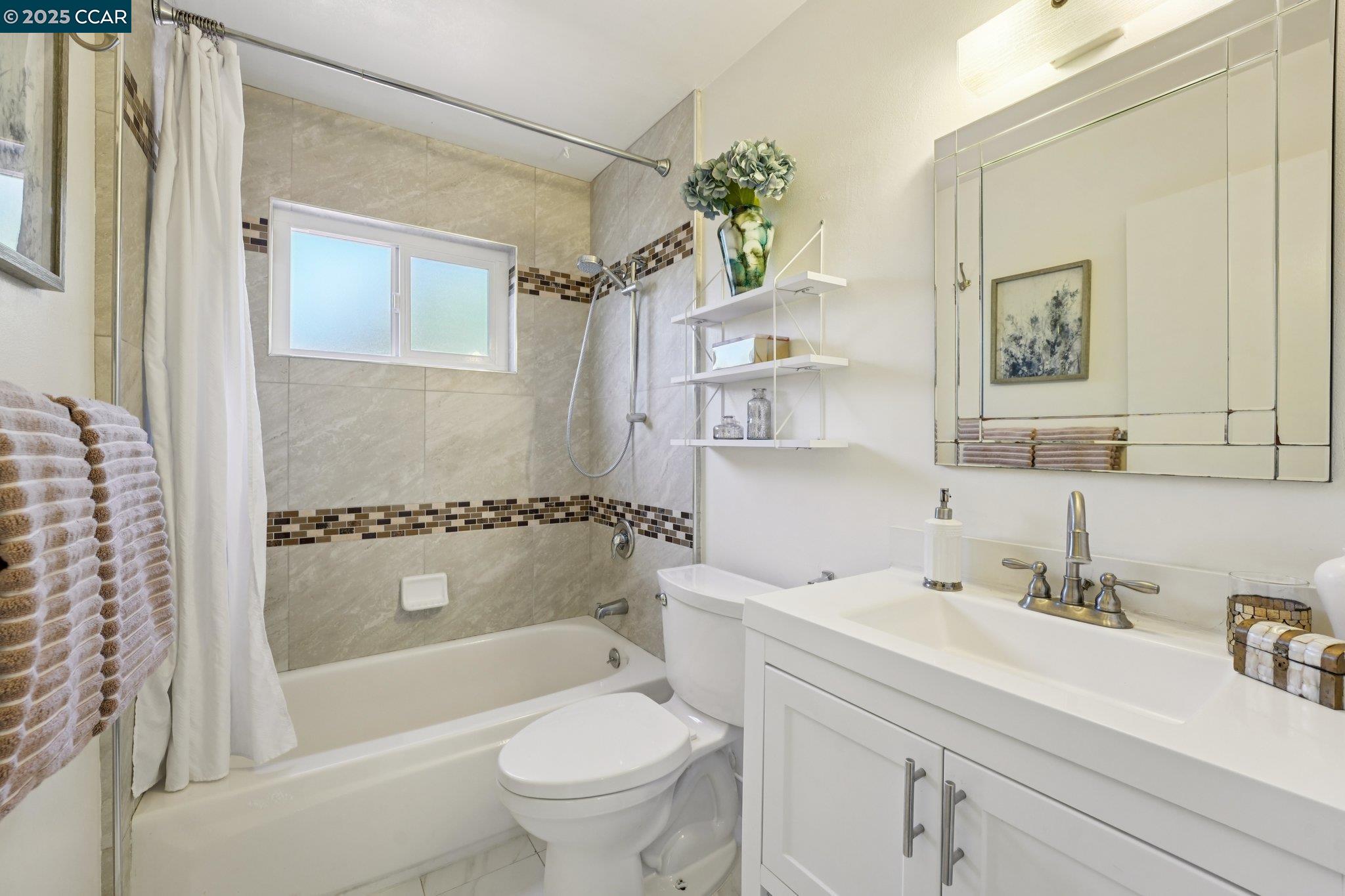 Detail Gallery Image 30 of 55 For 2128 Trinity Ct, Martinez,  CA 94553 - 3 Beds | 2 Baths
