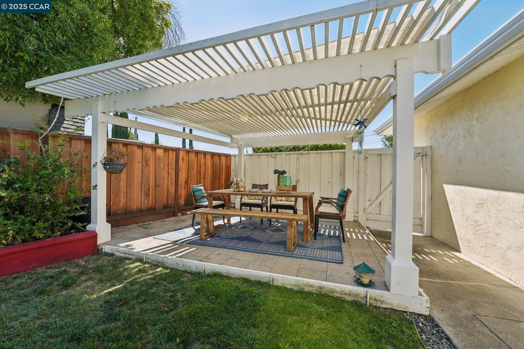 Detail Gallery Image 45 of 55 For 2128 Trinity Ct, Martinez,  CA 94553 - 3 Beds | 2 Baths
