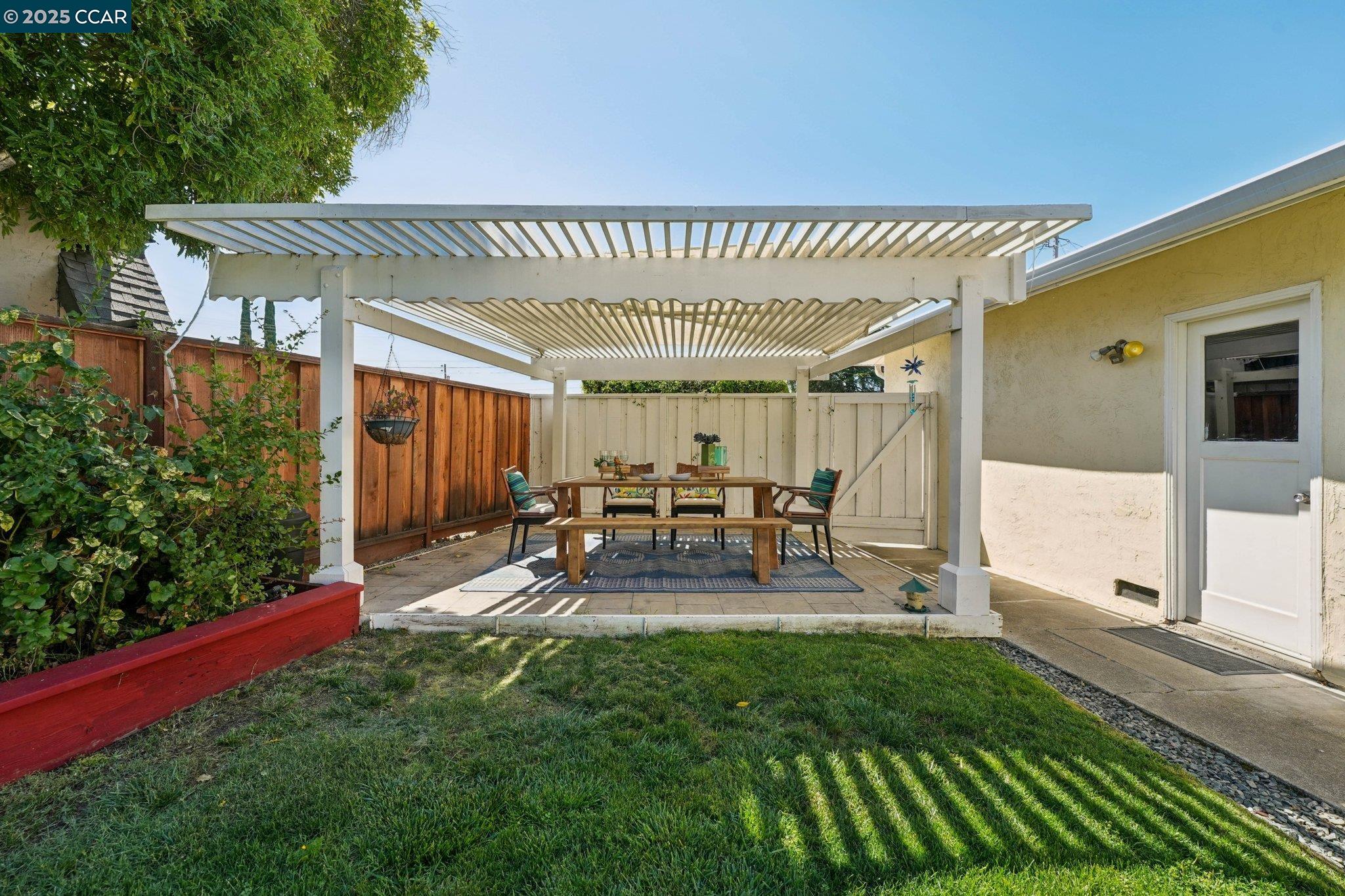 Detail Gallery Image 46 of 55 For 2128 Trinity Ct, Martinez,  CA 94553 - 3 Beds | 2 Baths