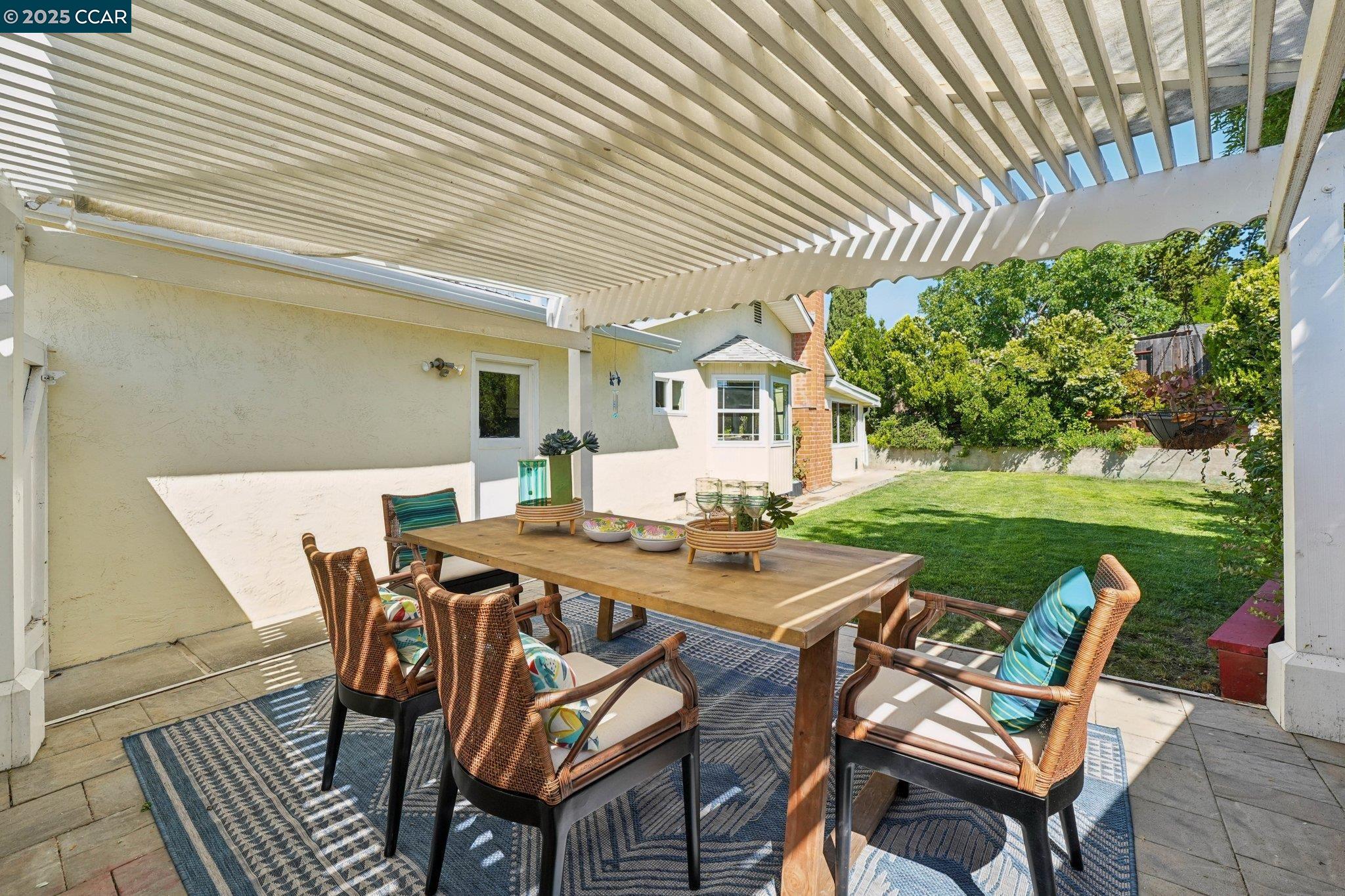 Detail Gallery Image 47 of 55 For 2128 Trinity Ct, Martinez,  CA 94553 - 3 Beds | 2 Baths