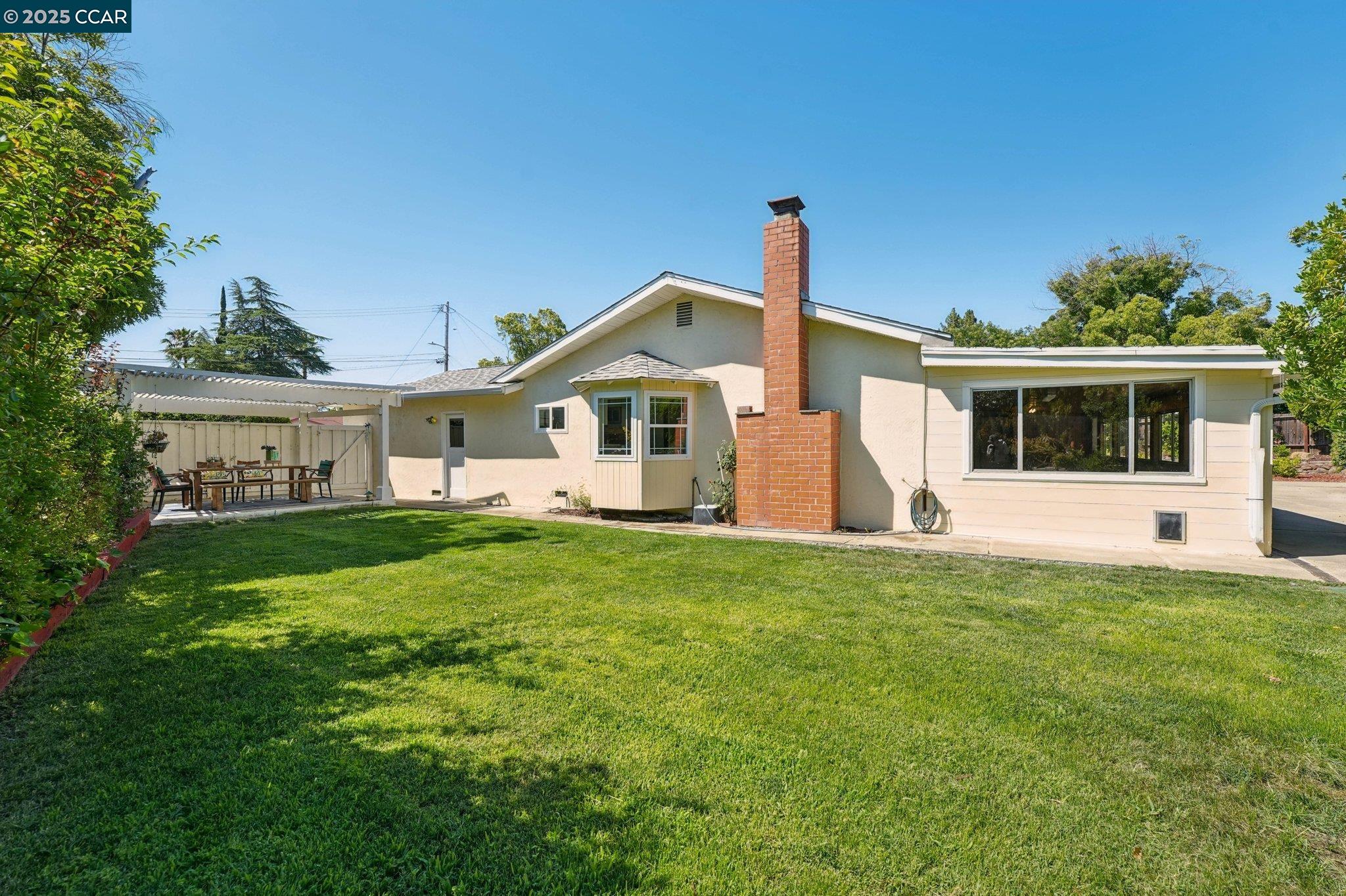 Detail Gallery Image 49 of 55 For 2128 Trinity Ct, Martinez,  CA 94553 - 3 Beds | 2 Baths